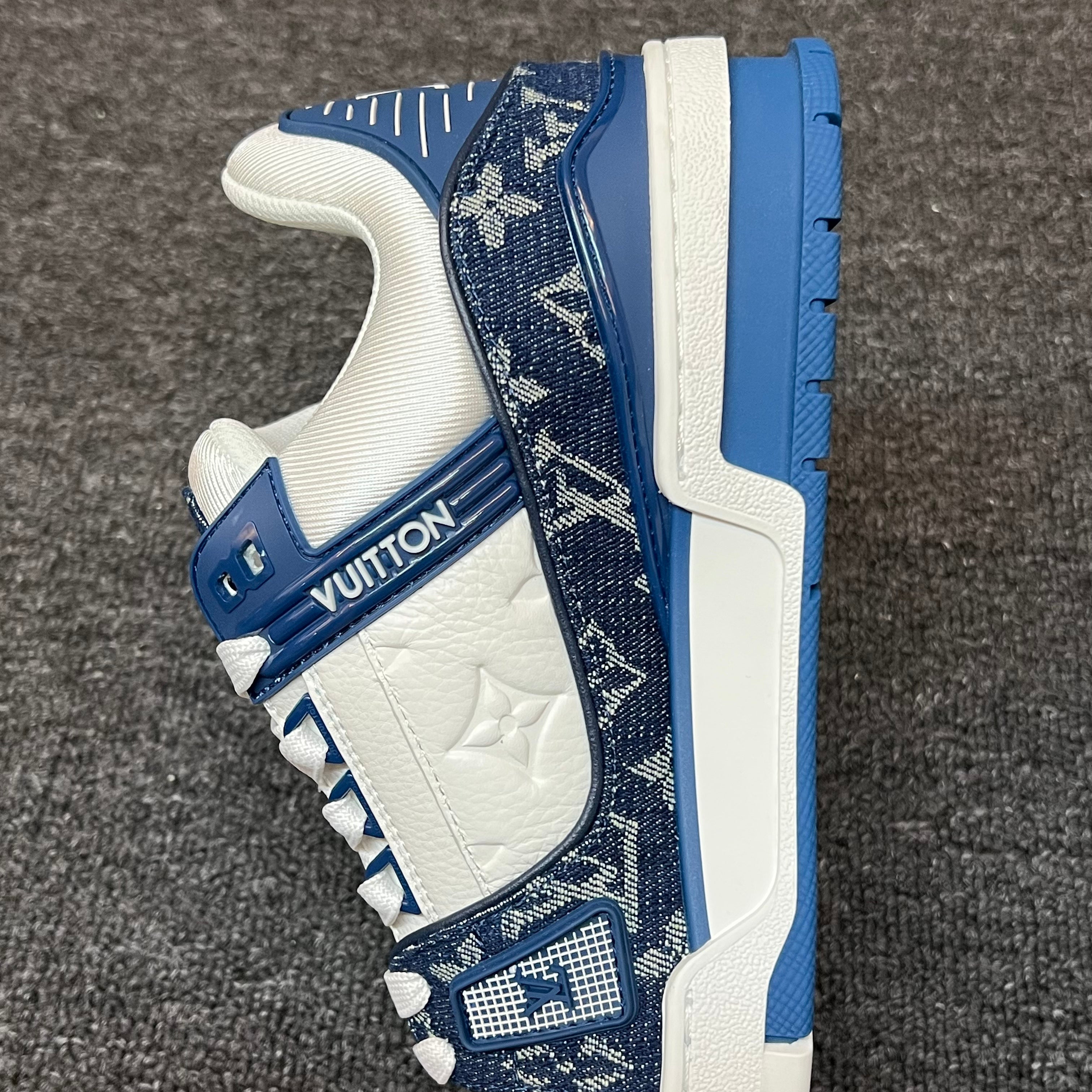 LOUIS VUITTON Trainer navy