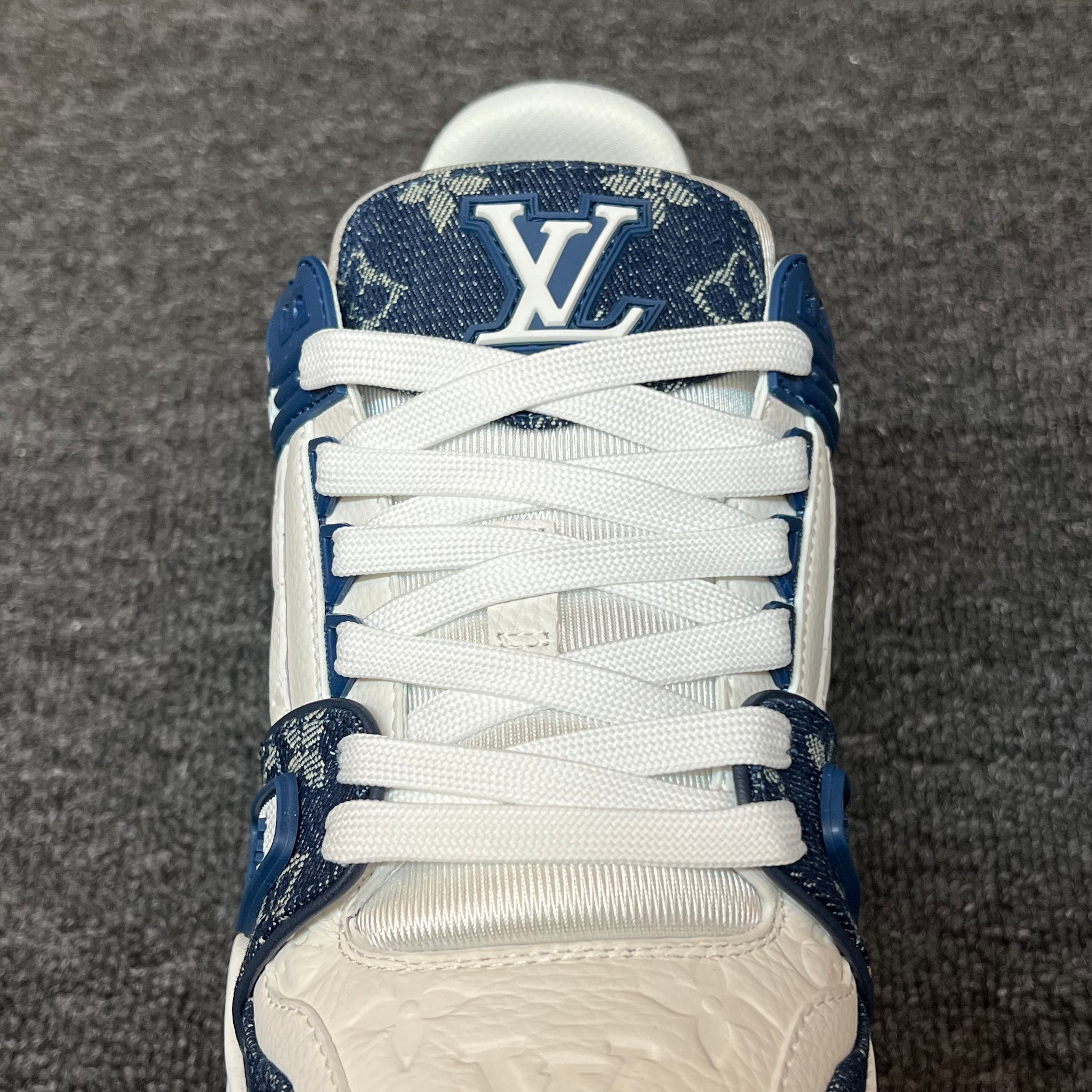 LOUIS VUITTON Trainer navy