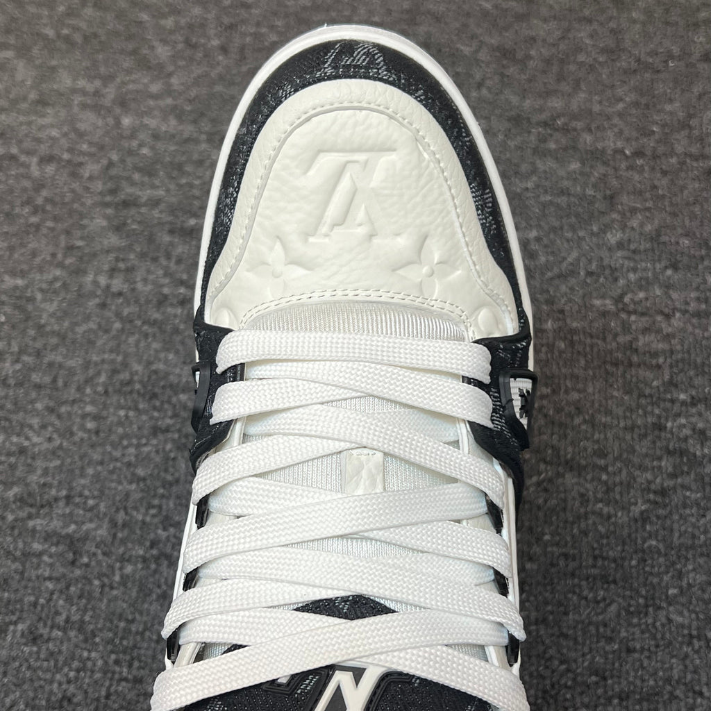 LOUIS VUITTON Trainer Black Cowboys