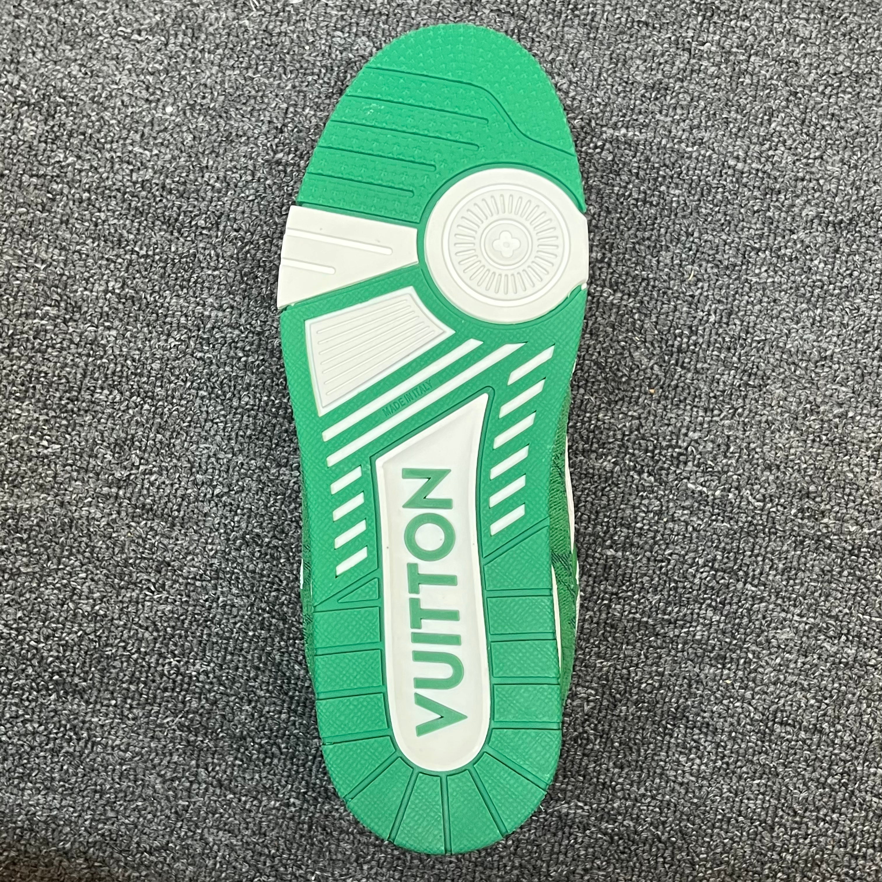 LOUIS VUITTON Trainer White green