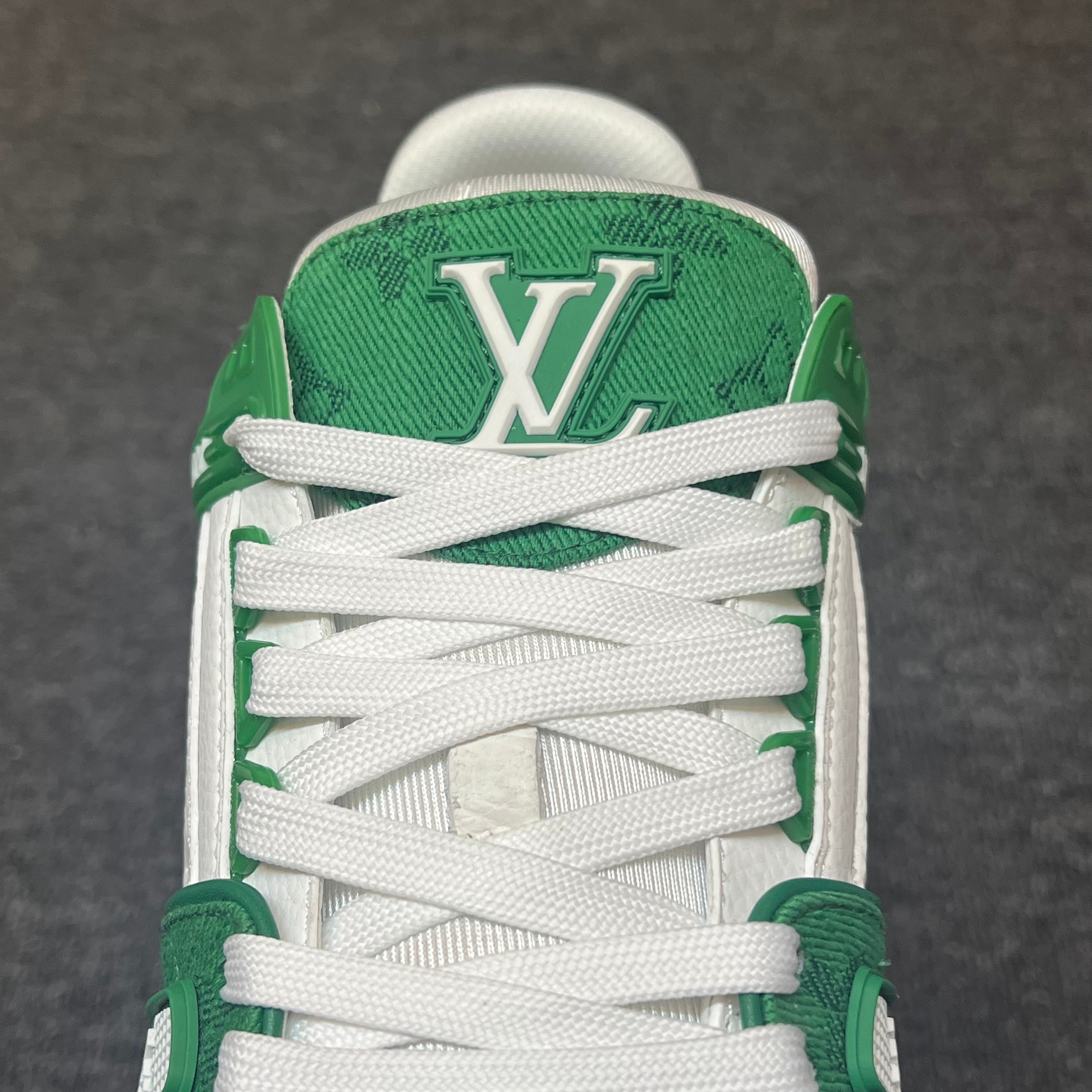 LOUIS VUITTON Trainer White green