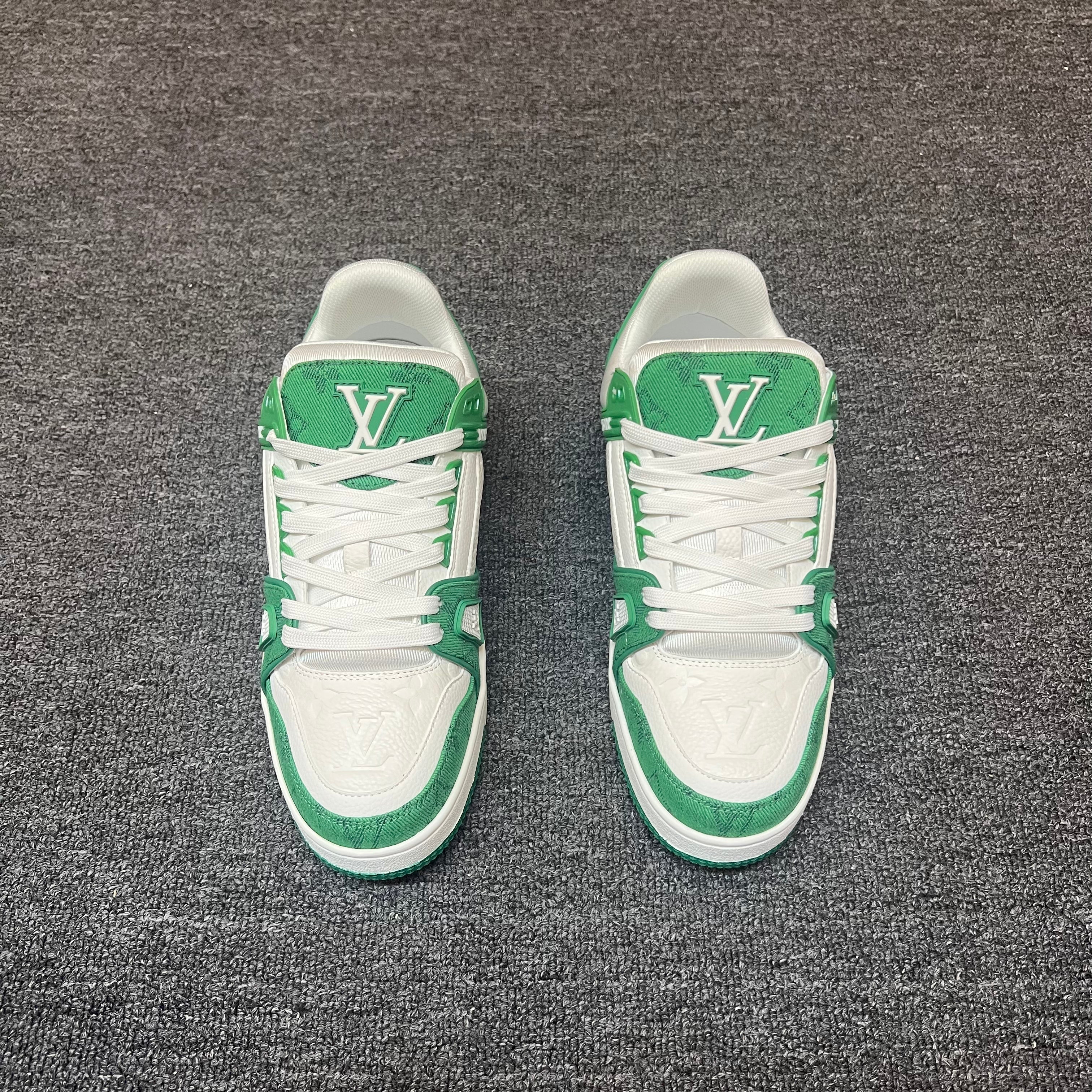 LOUIS VUITTON Trainer White green