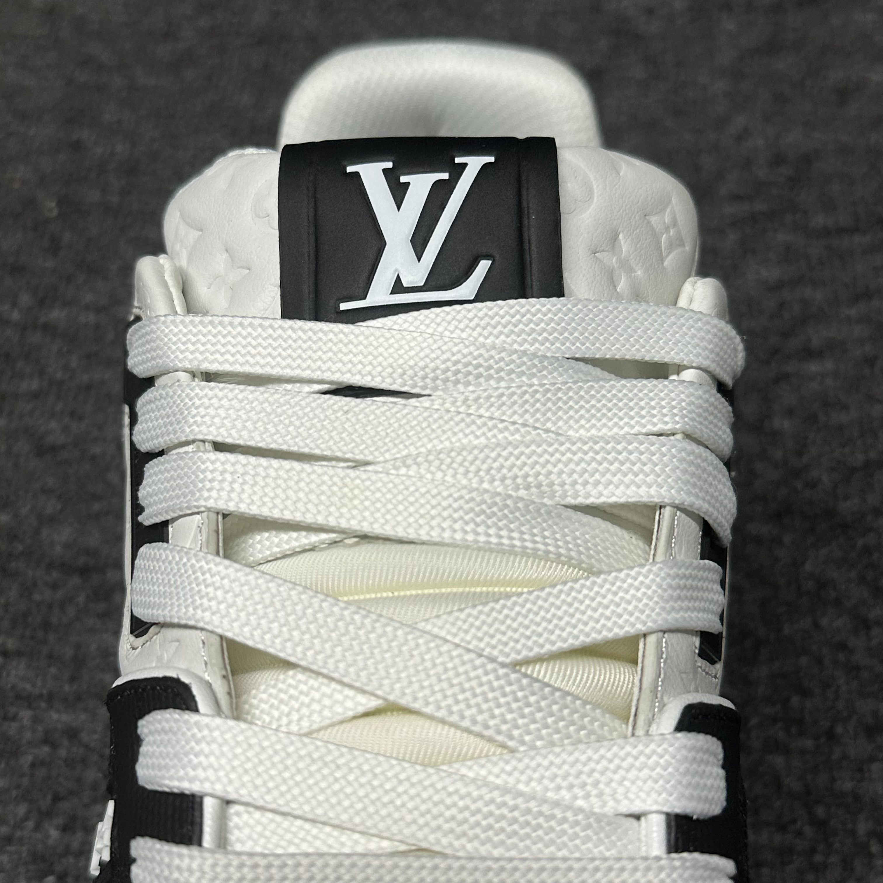 LOUIS VUITTON BOARD SKATES black and white