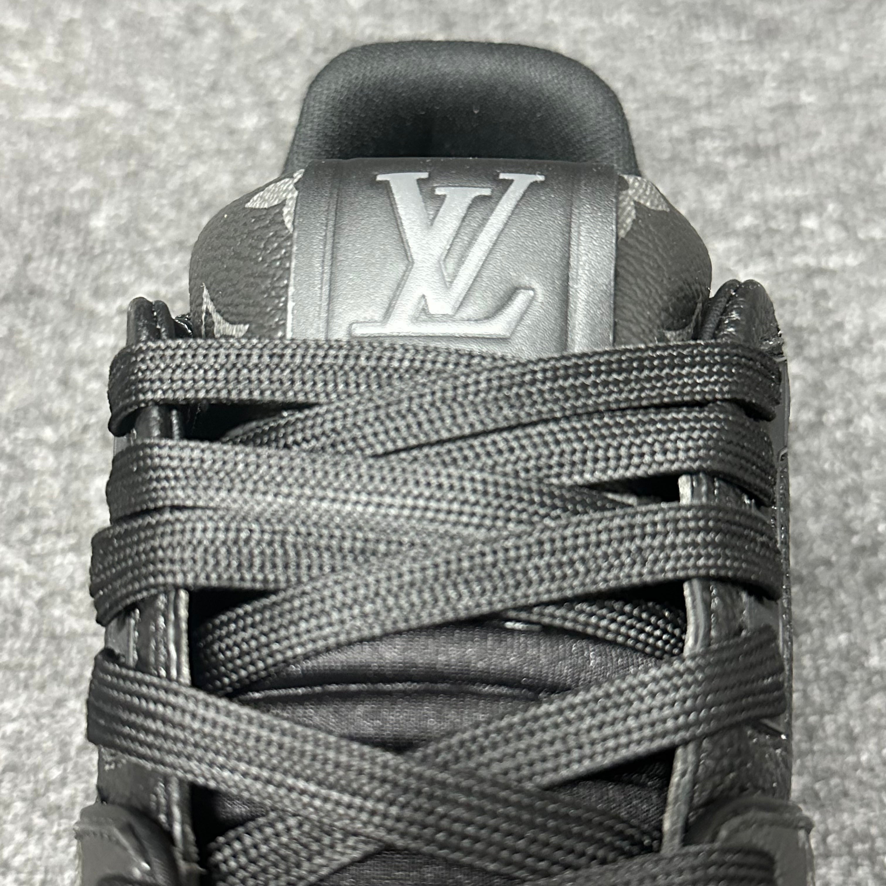 LOUIS VUITTON BOARD SKATES black