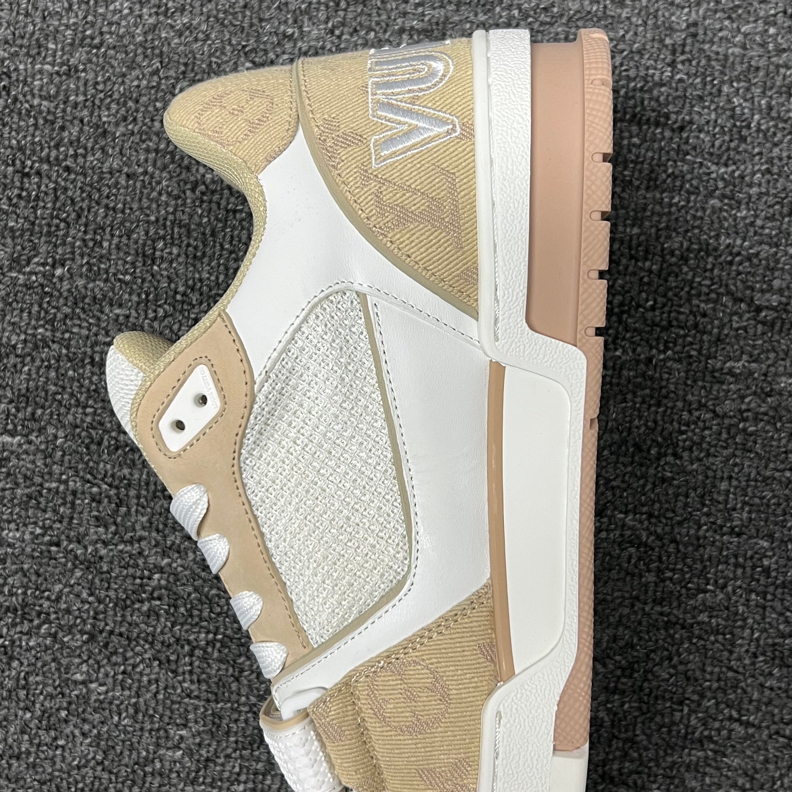 LOUIS VUITTON BOARD SKATES White-gray-beige