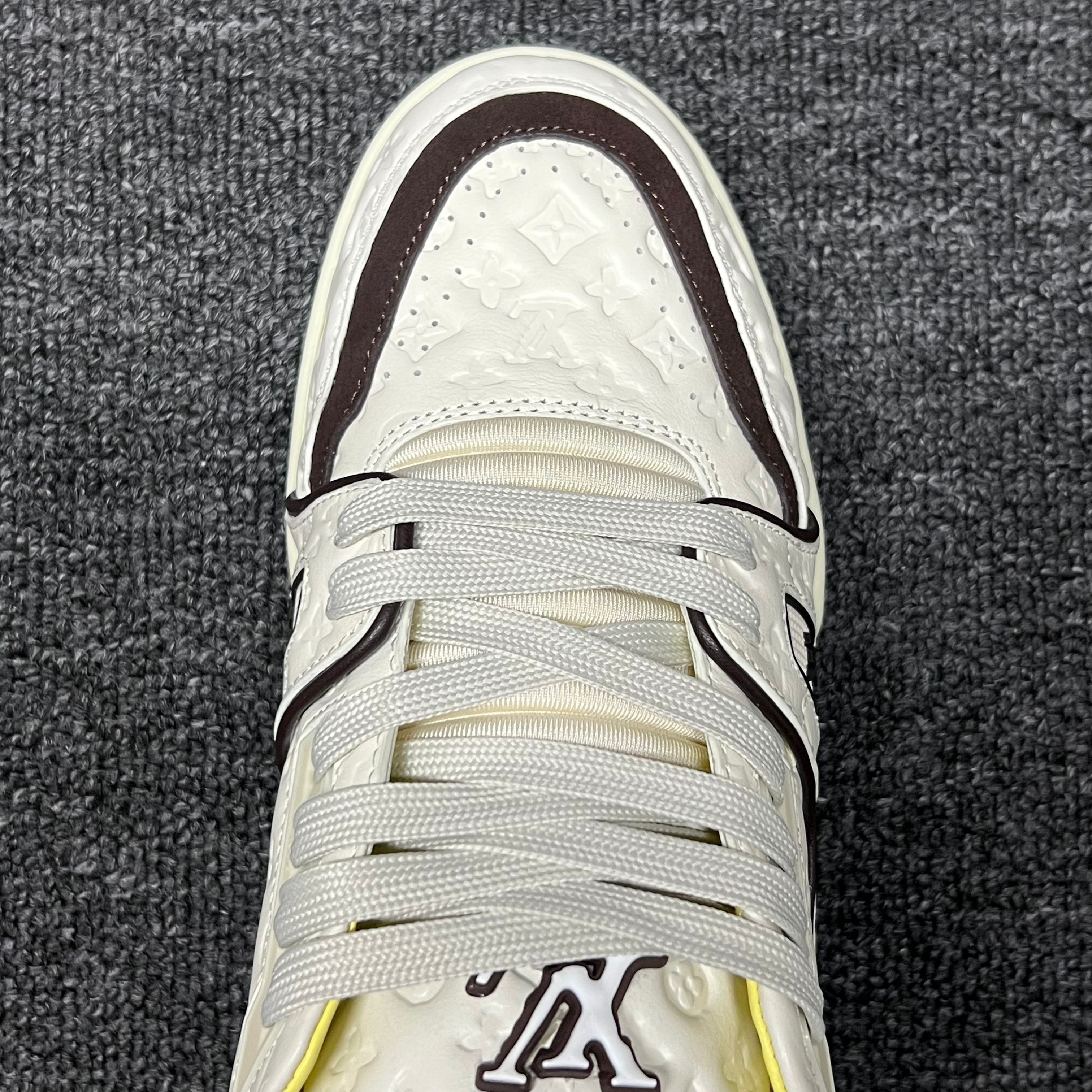 LOUIS VUITTON BOARD SKATES White ash