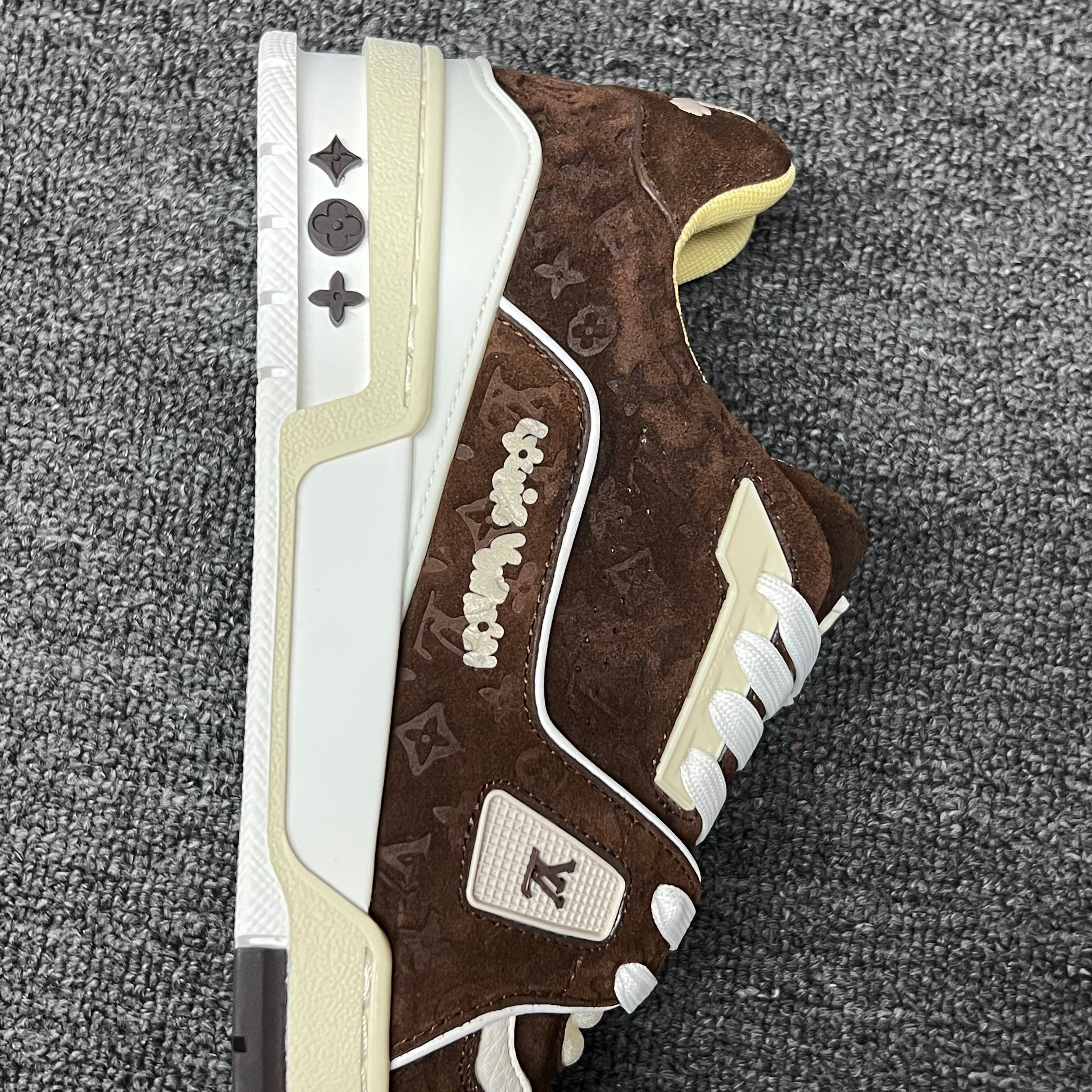 LOUIS VUITTON BOARD SKATES White-brown