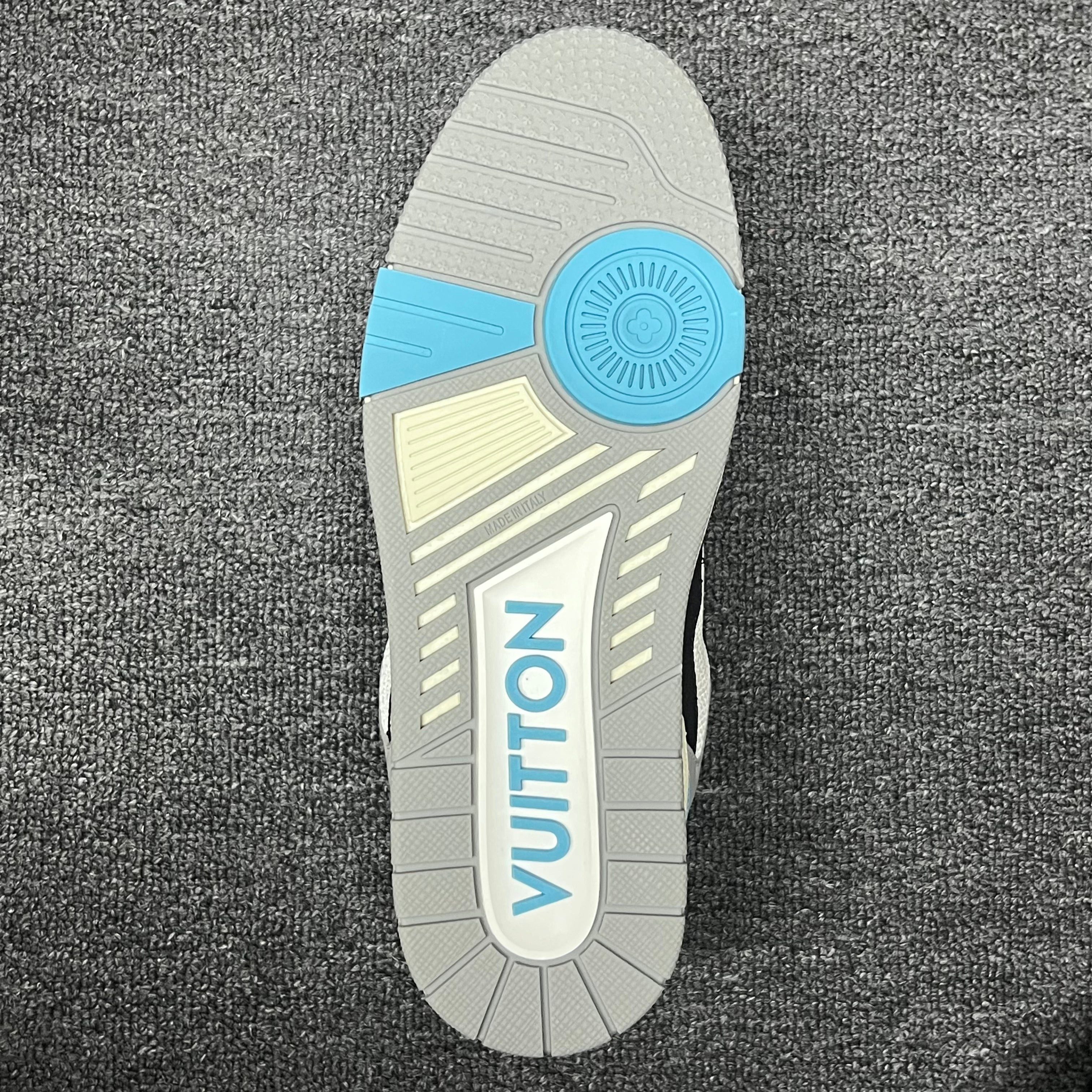 LOUIS VUITTON BOARD SKATES Gray-white-black