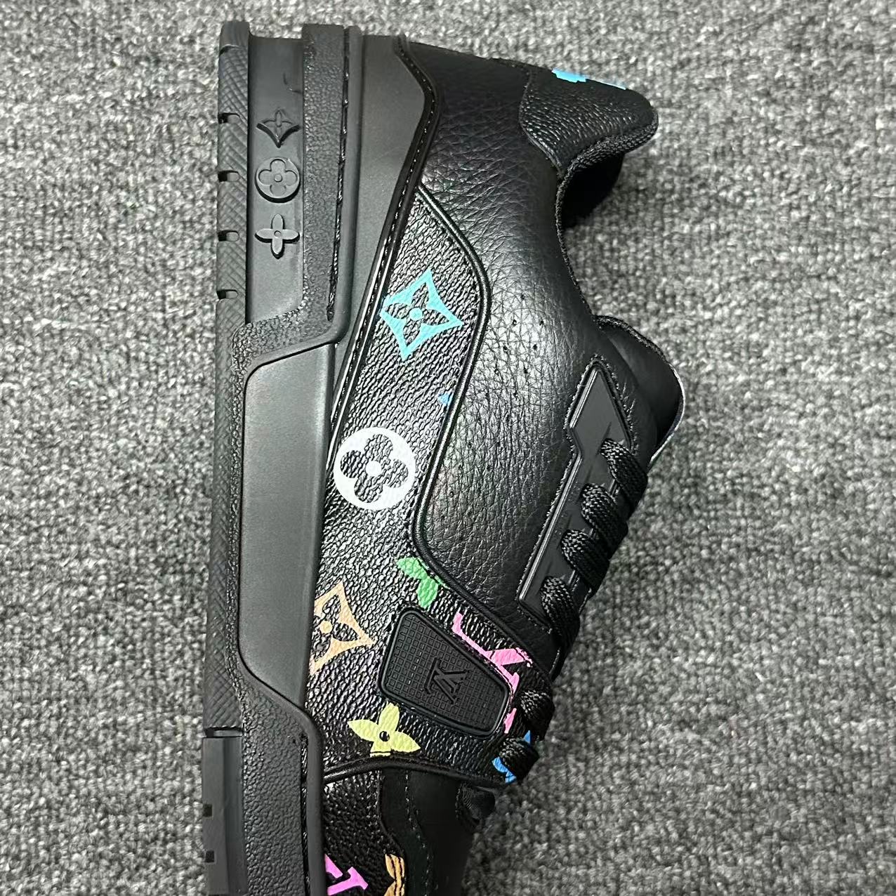 LOUIS VUITTON BOARD SKATES black