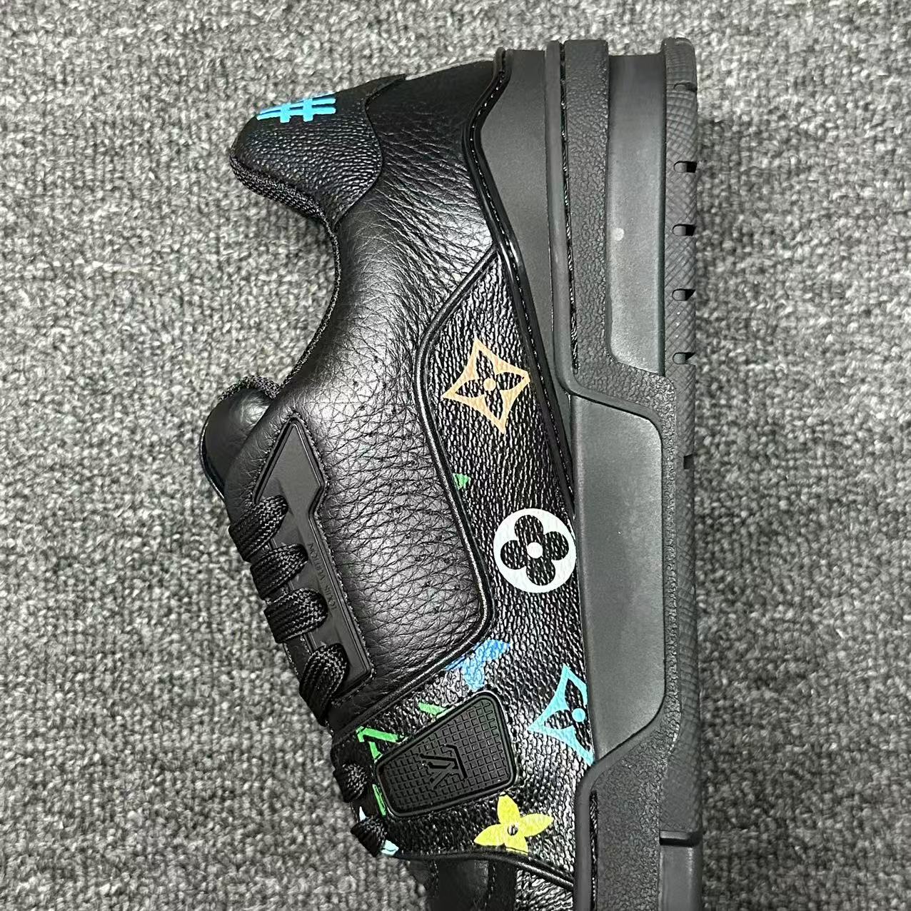 LOUIS VUITTON BOARD SKATES black