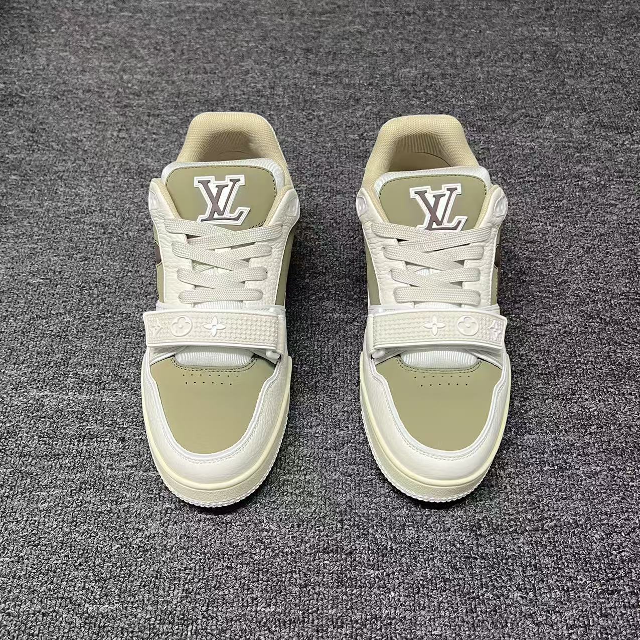 LOUIS VUITTON BOARD SKATES White and green