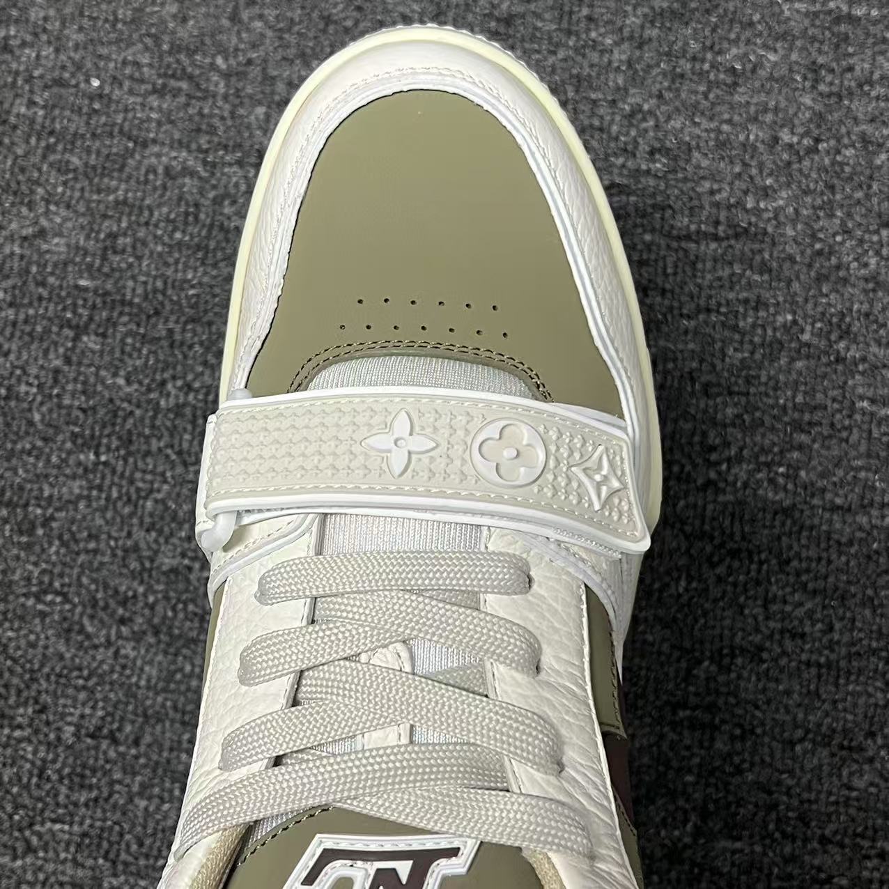LOUIS VUITTON BOARD SKATES White and green
