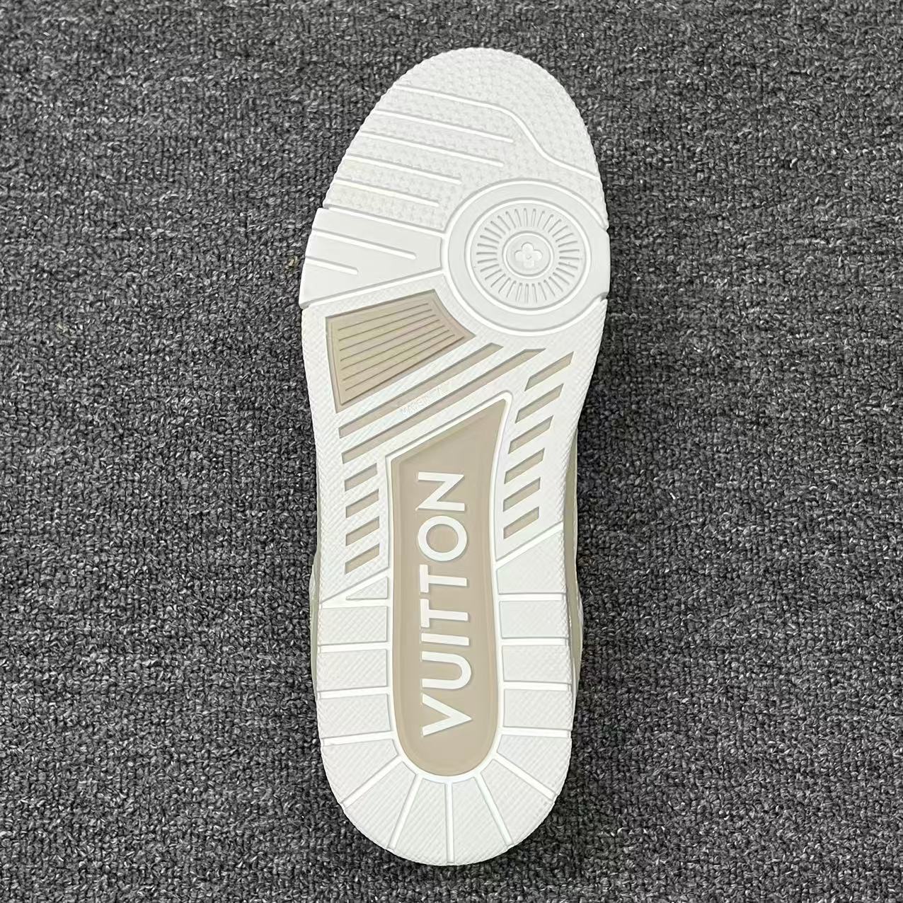 LOUIS VUITTON BOARD SKATES White and green