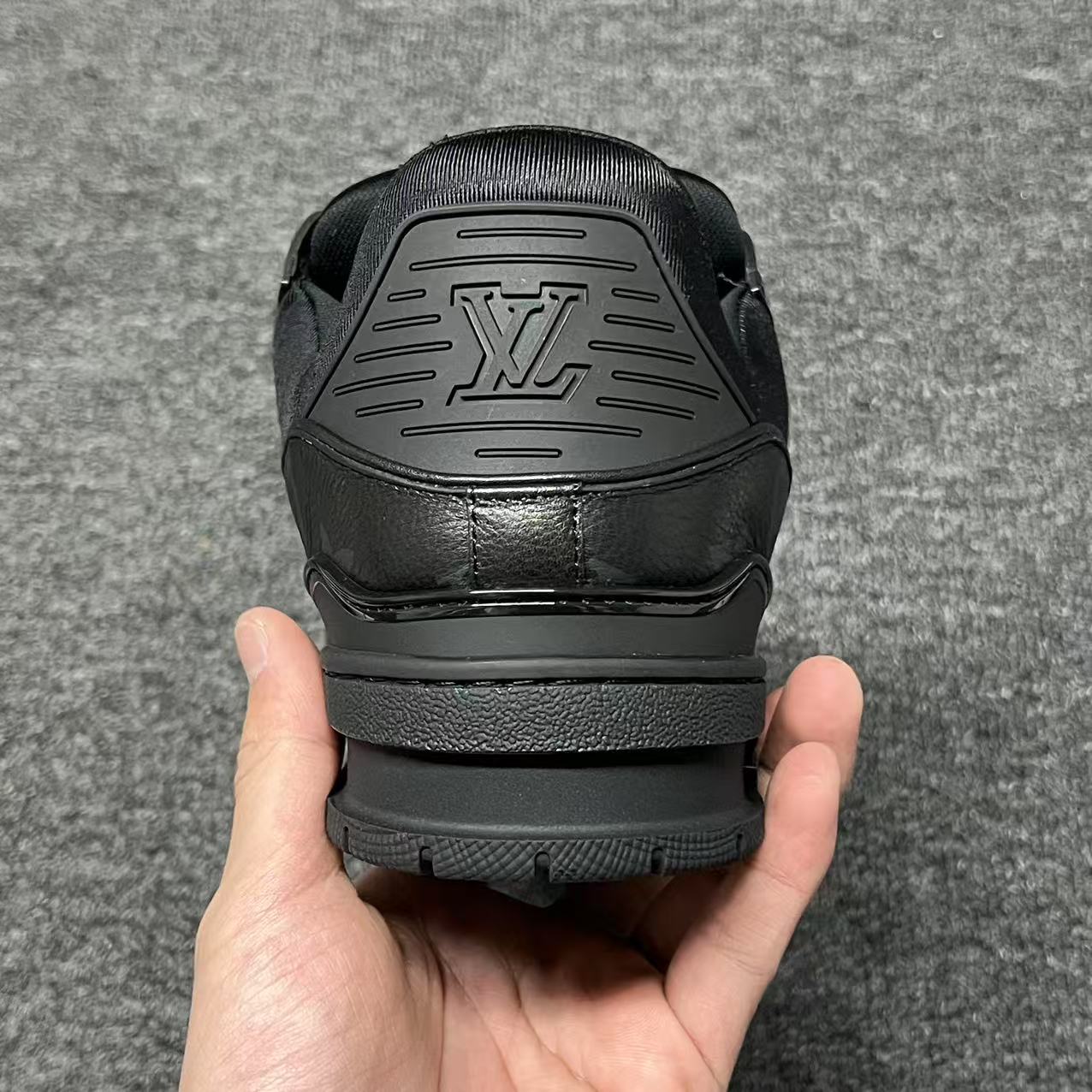 LOUIS VUITTON BOARD SKATES black