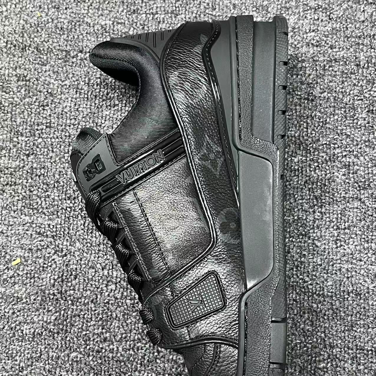 LOUIS VUITTON BOARD SKATES black