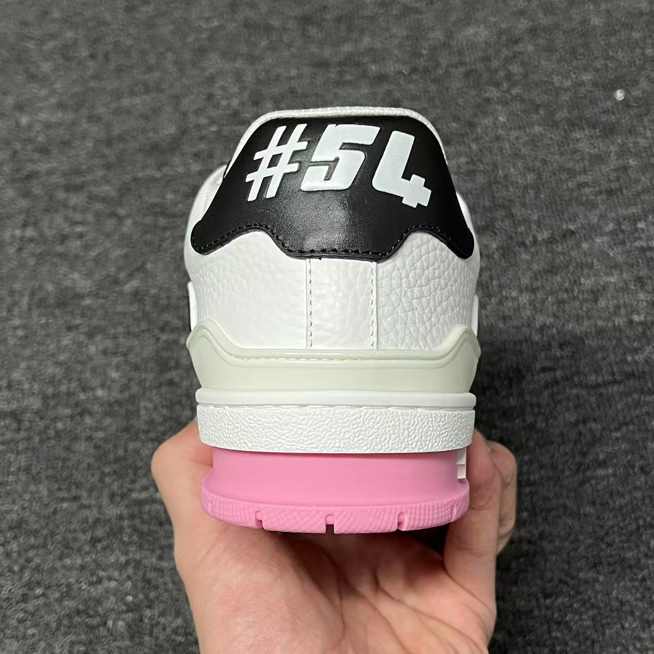 LOUIS VUITTON BOARD SKATES white and Powder