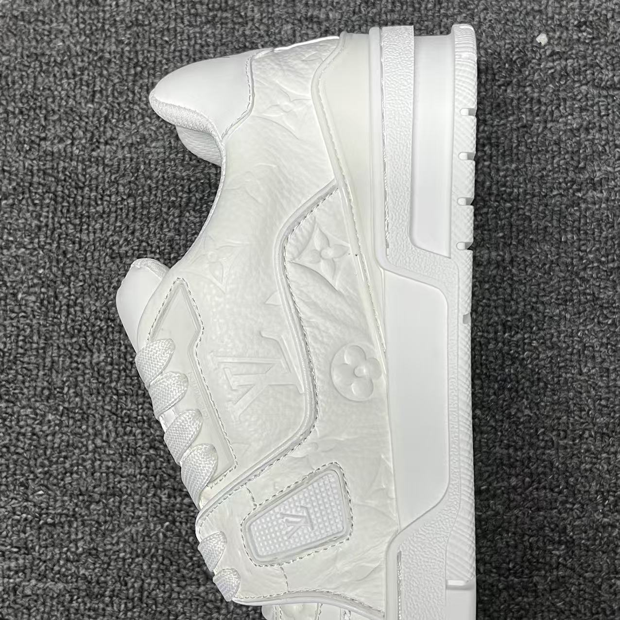 LOUIS VUITTON BOARD SKATES white