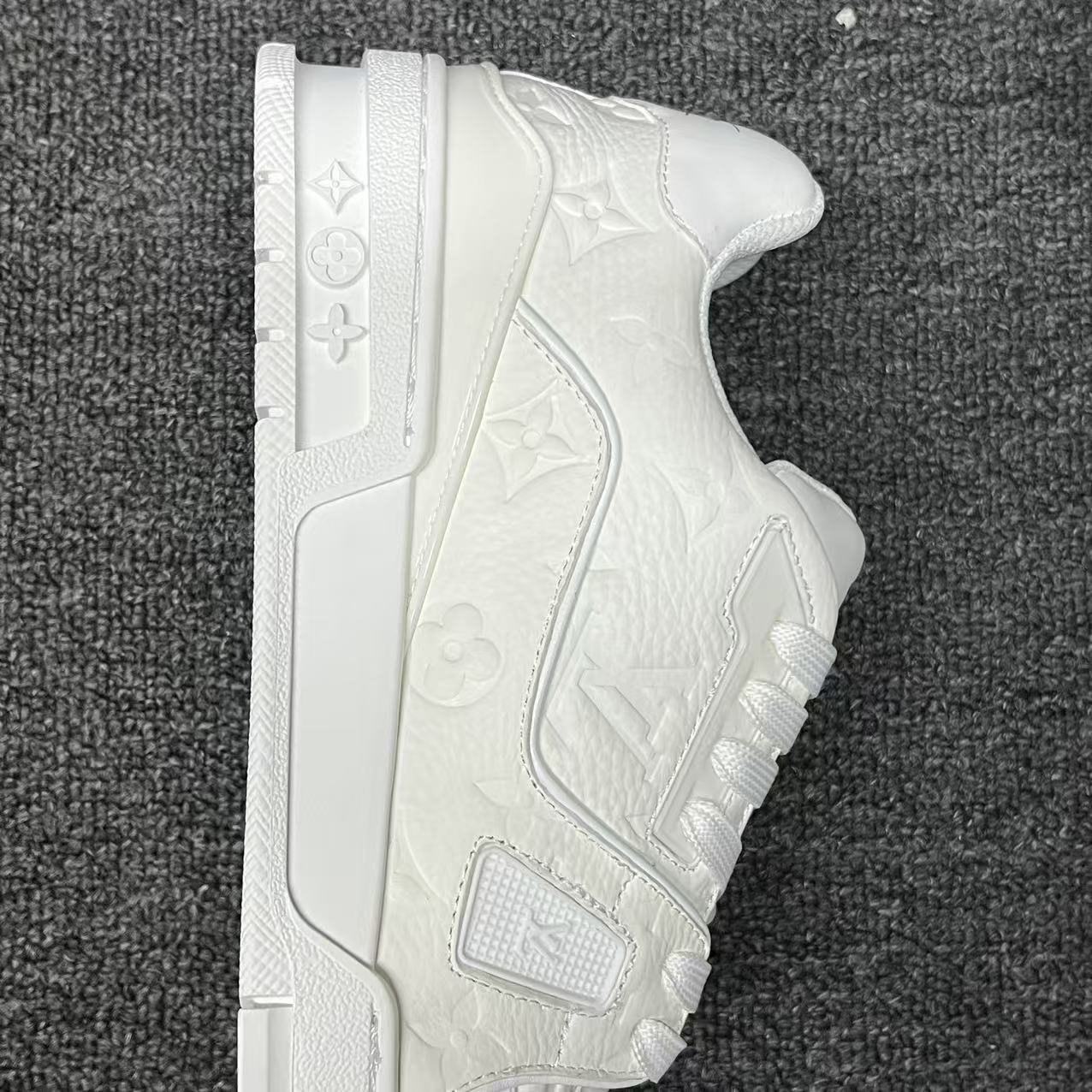 LOUIS VUITTON BOARD SKATES white