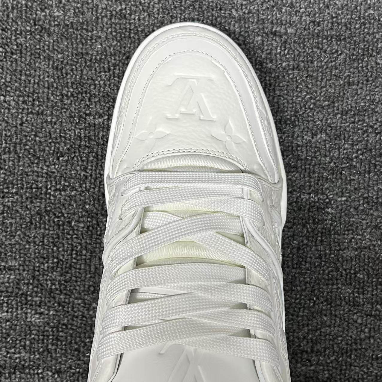 LOUIS VUITTON BOARD SKATES white