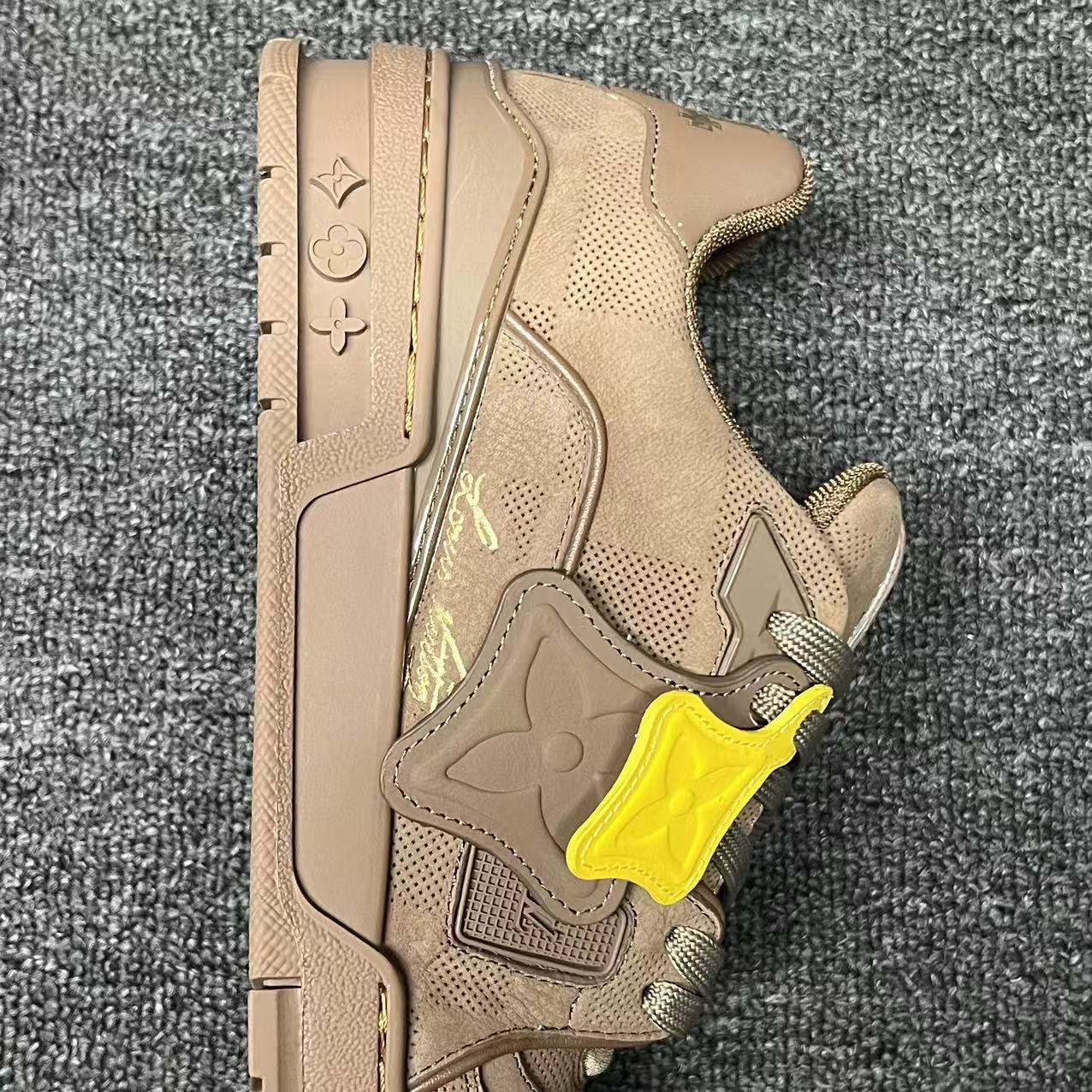 LOUIS VUITTON BOARD SKATES Light brown