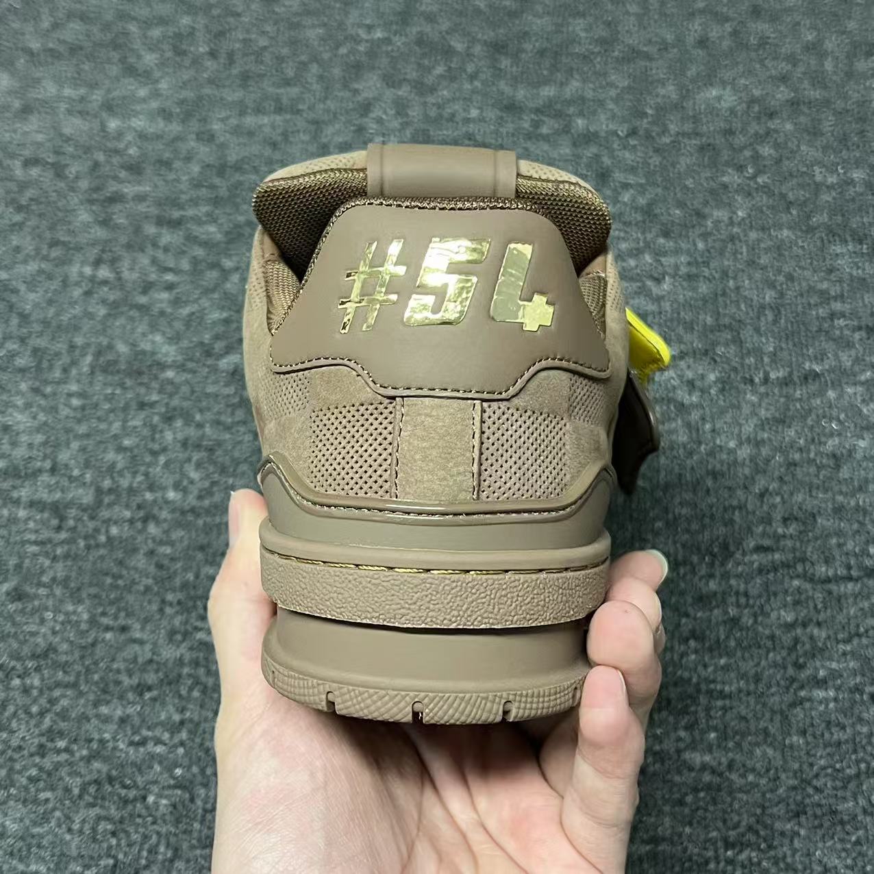 LOUIS VUITTON BOARD SKATES Light brown