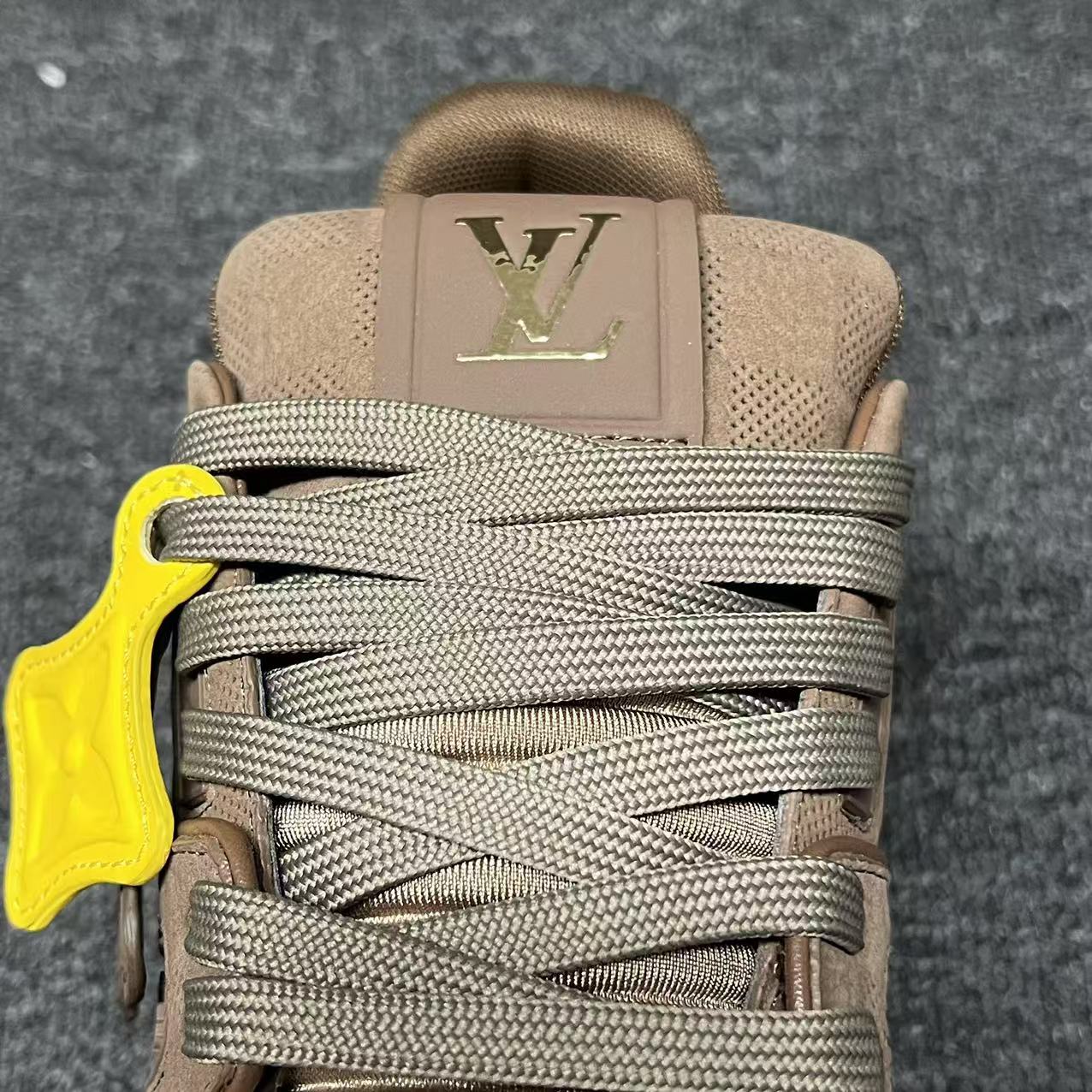 LOUIS VUITTON BOARD SKATES Light brown