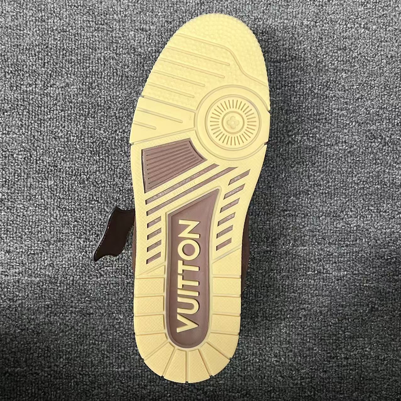 LOUIS VUITTON BOARD SKATES Dark brown