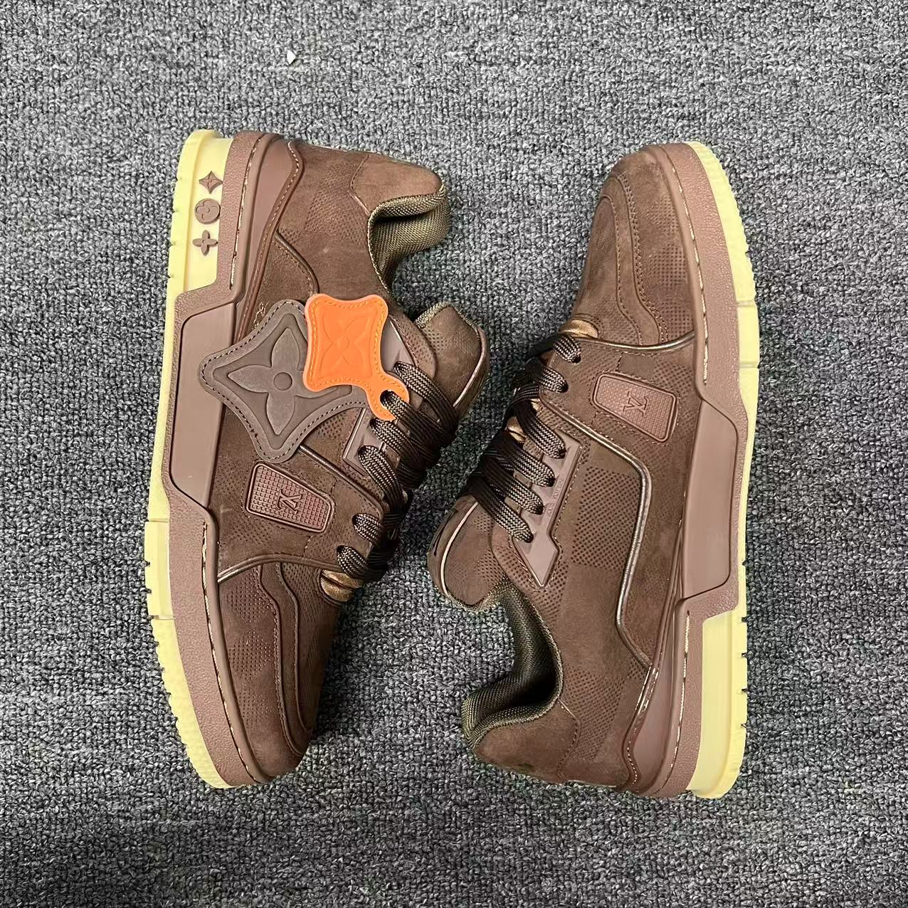 LOUIS VUITTON BOARD SKATES Dark brown