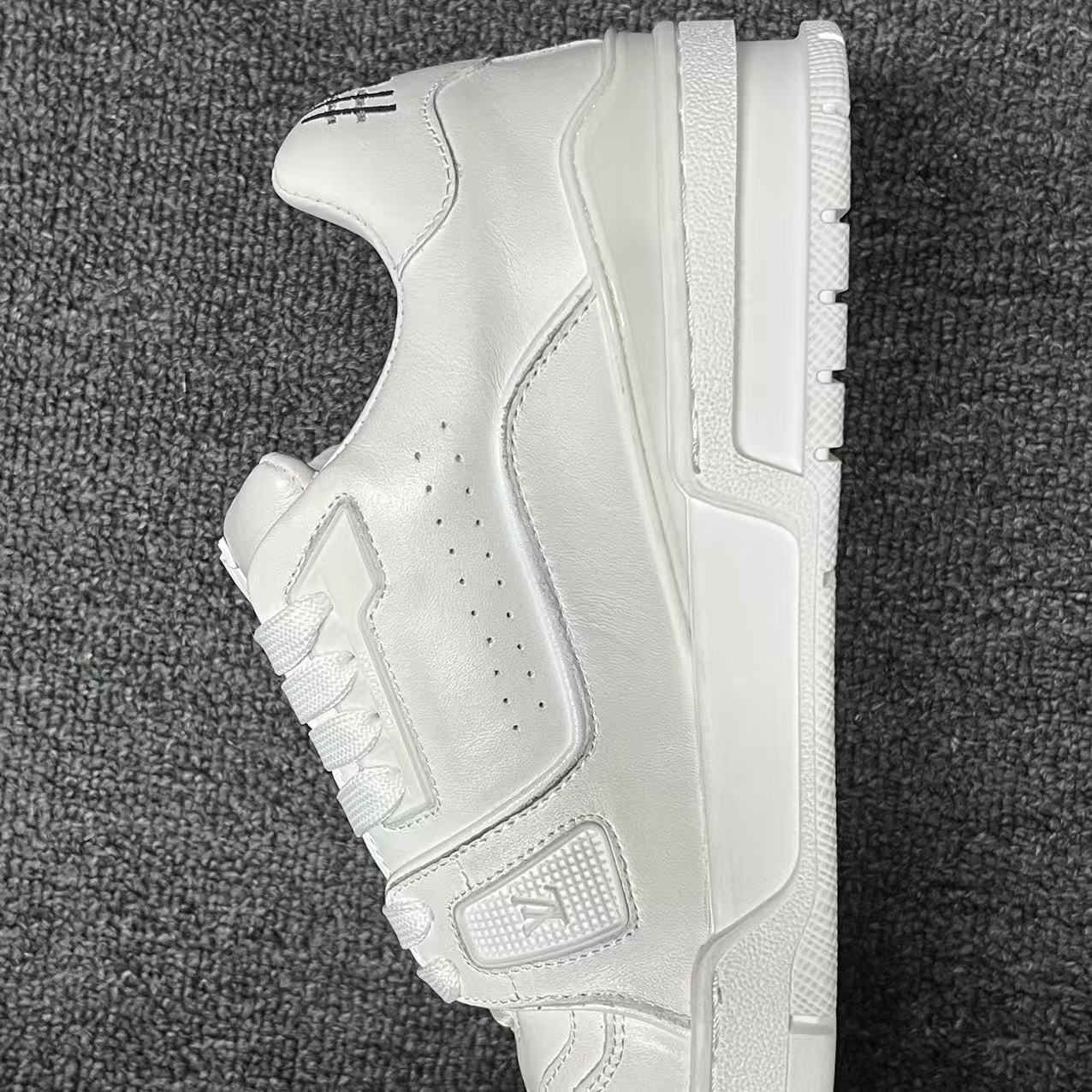 LOUIS VUITTON BOARD SKATES White Cowboy