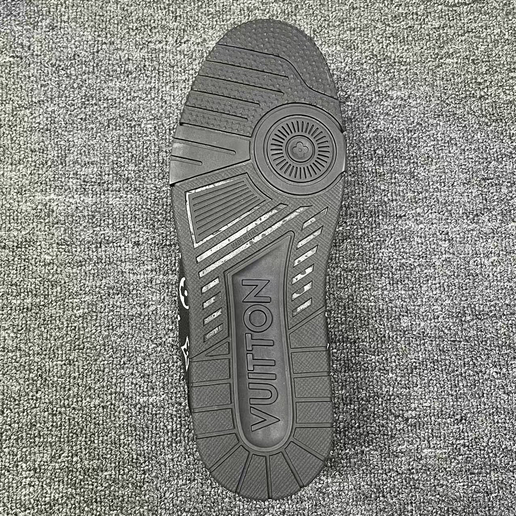 LOUIS VUITTON BOARD SKATES black and white