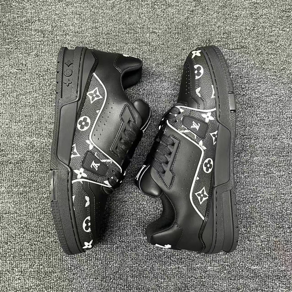 LOUIS VUITTON BOARD SKATES black and white