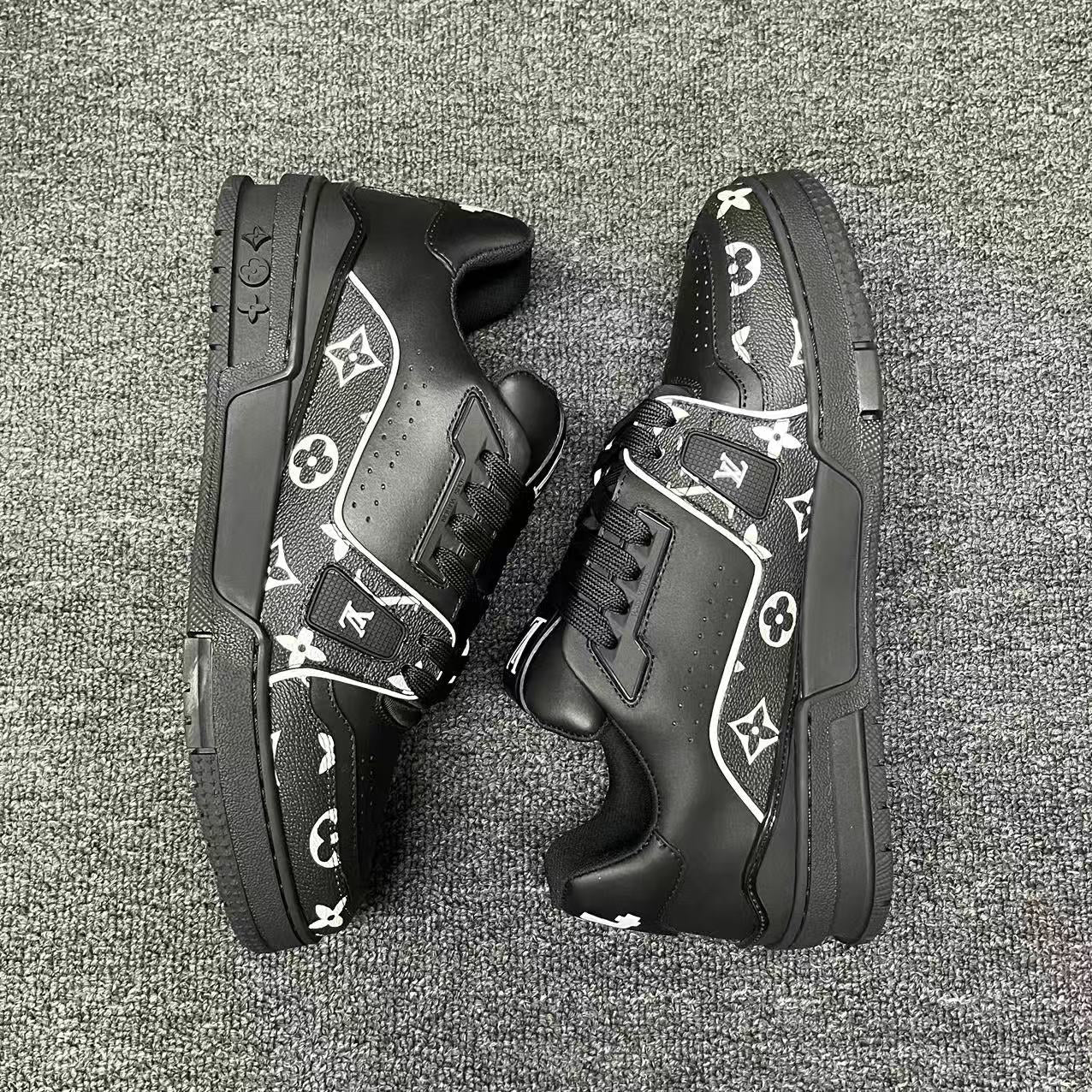 LOUIS VUITTON BOARD SKATES black and white