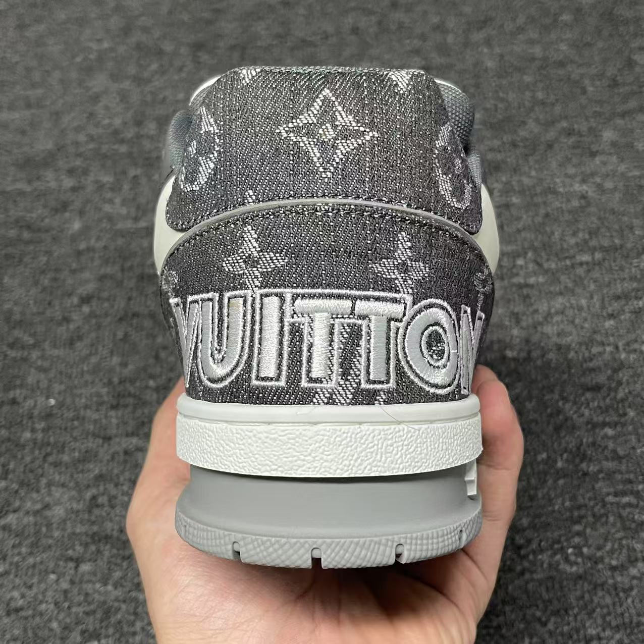 LOUIS VUITTON BOARD SKATES black and Gray