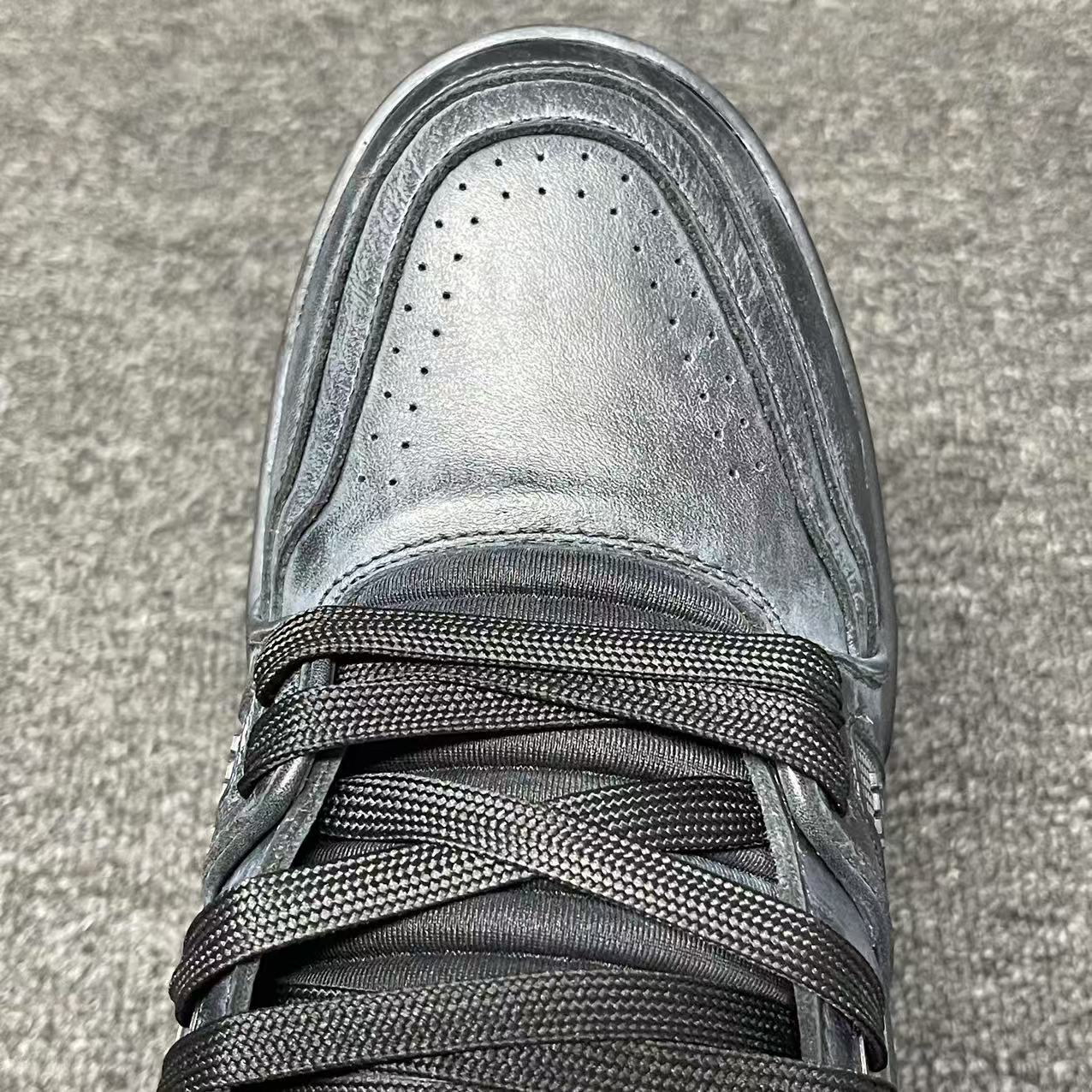 LOUIS VUITTON BOARD SKATES Aged black