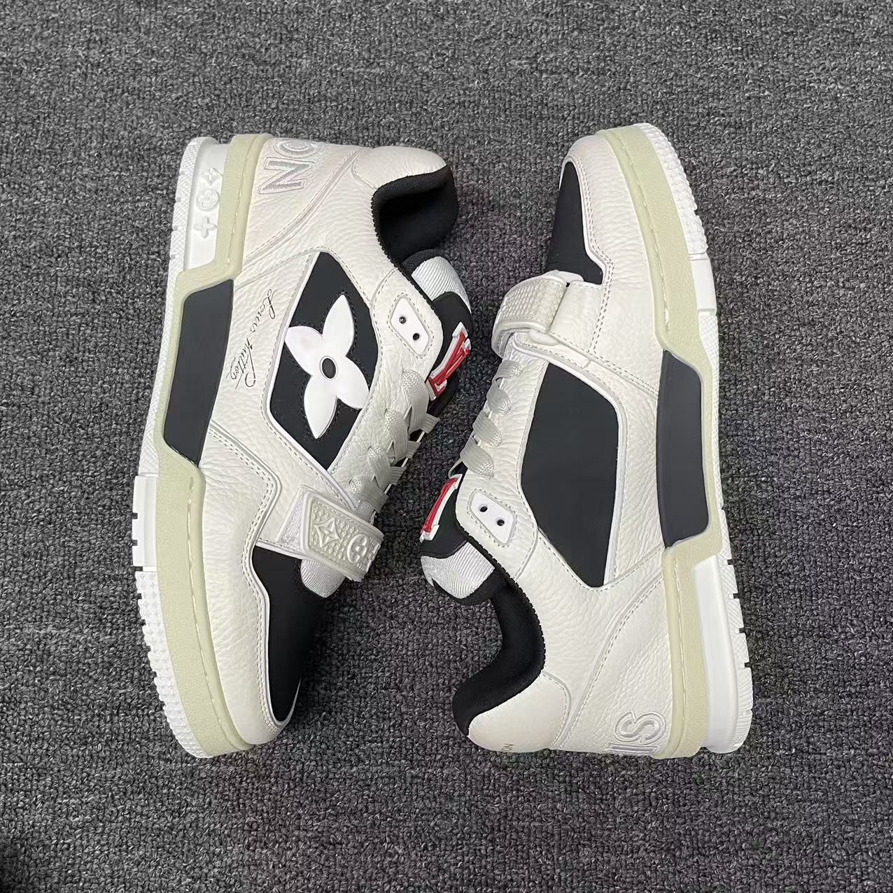 LOUIS VUITTON BOARD SKATES black and white