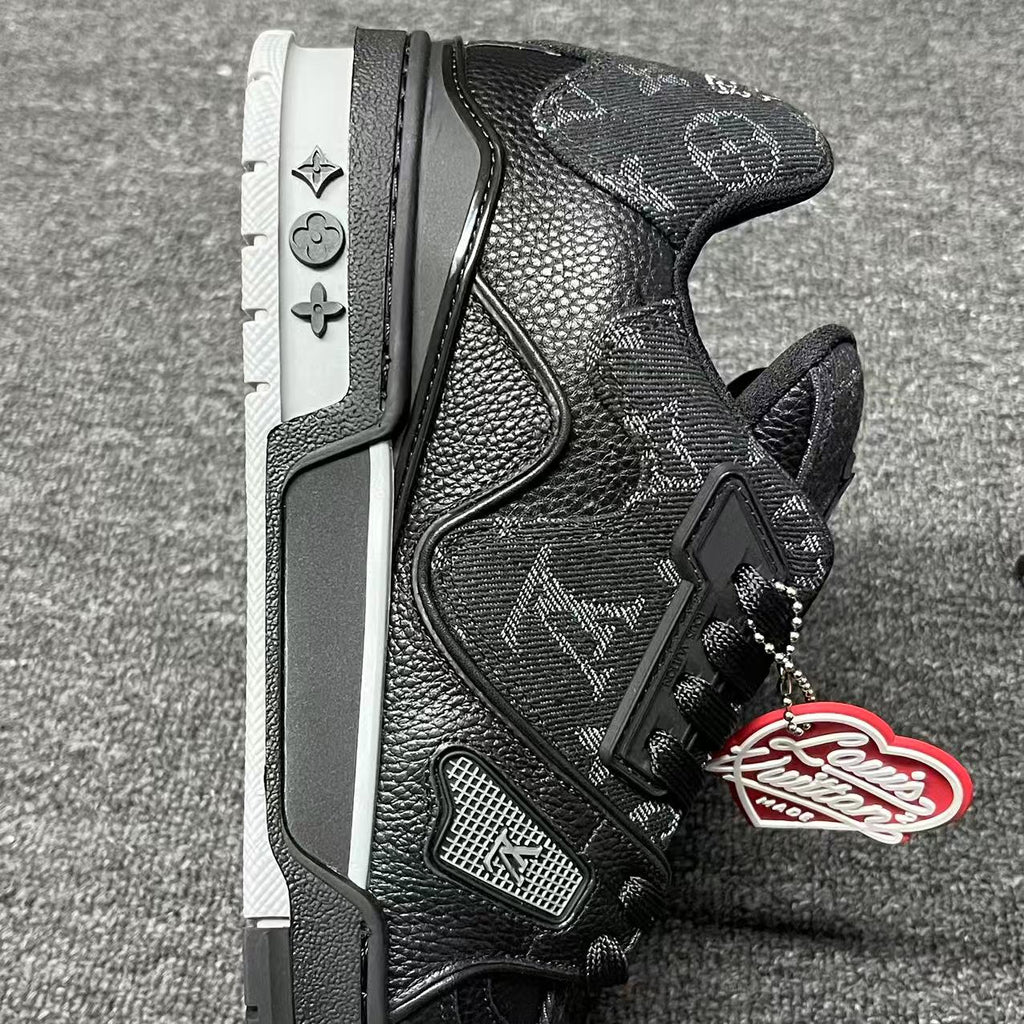 LOUIS VUITTON BOARD SKATES Black
