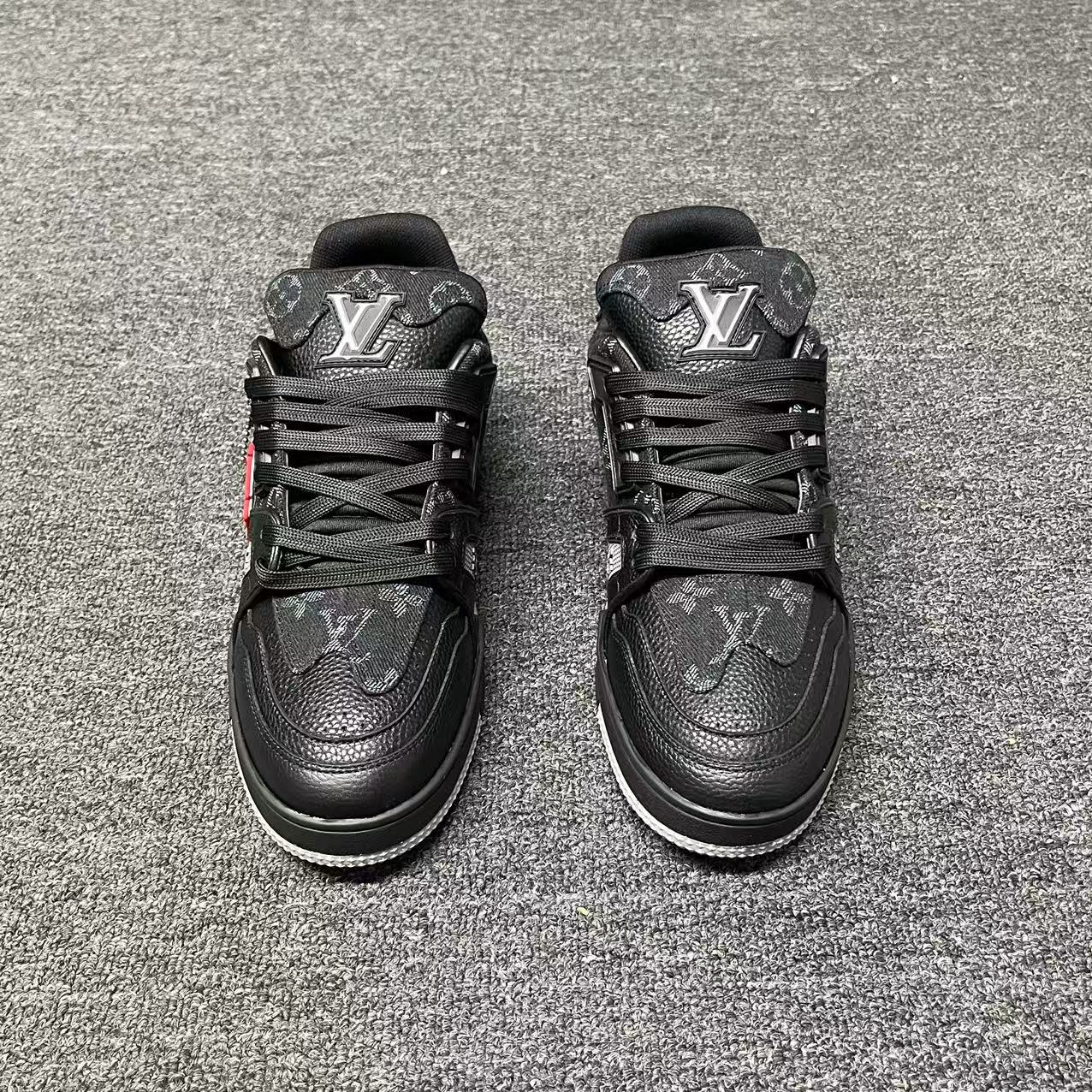 LOUIS VUITTON BOARD SKATES Black