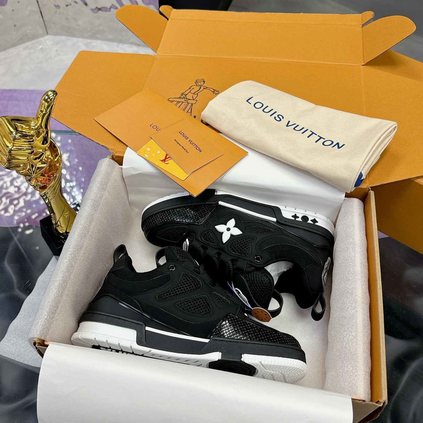LOUIS VUITTON bread shoes