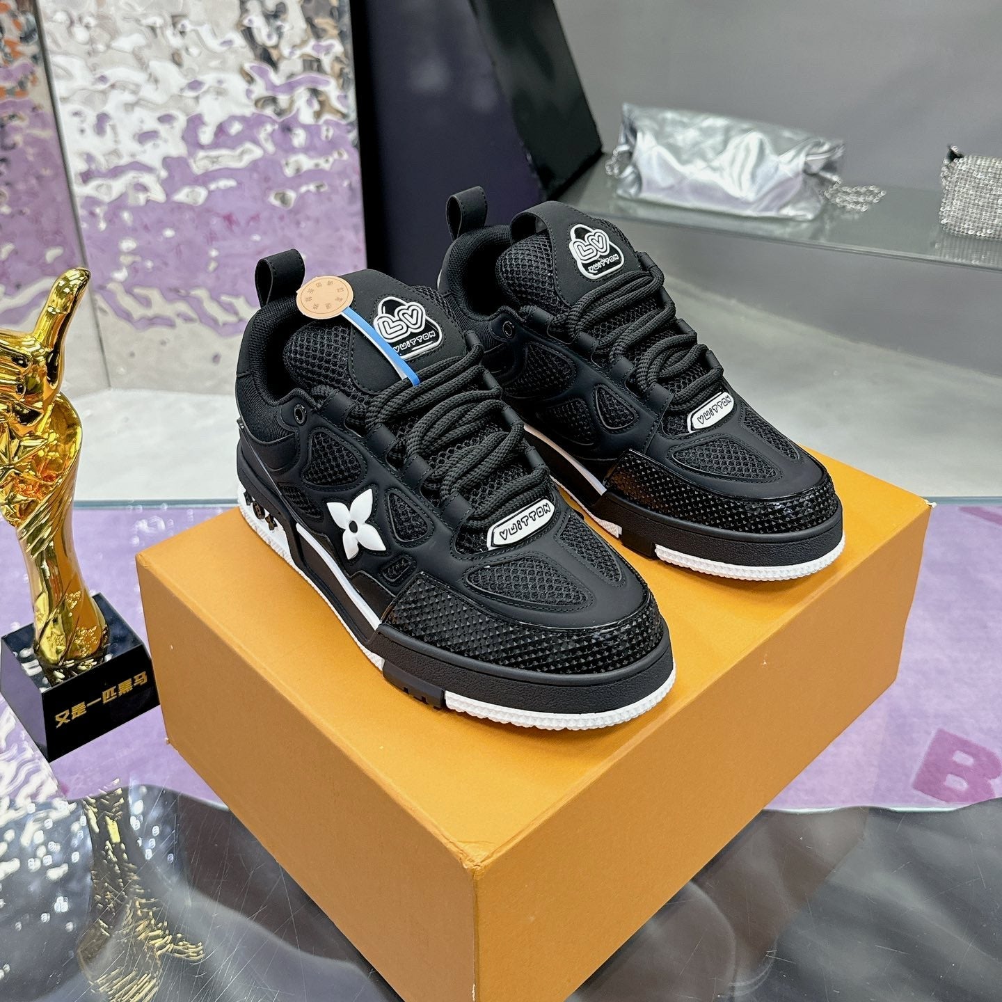 LOUIS VUITTON bread shoes