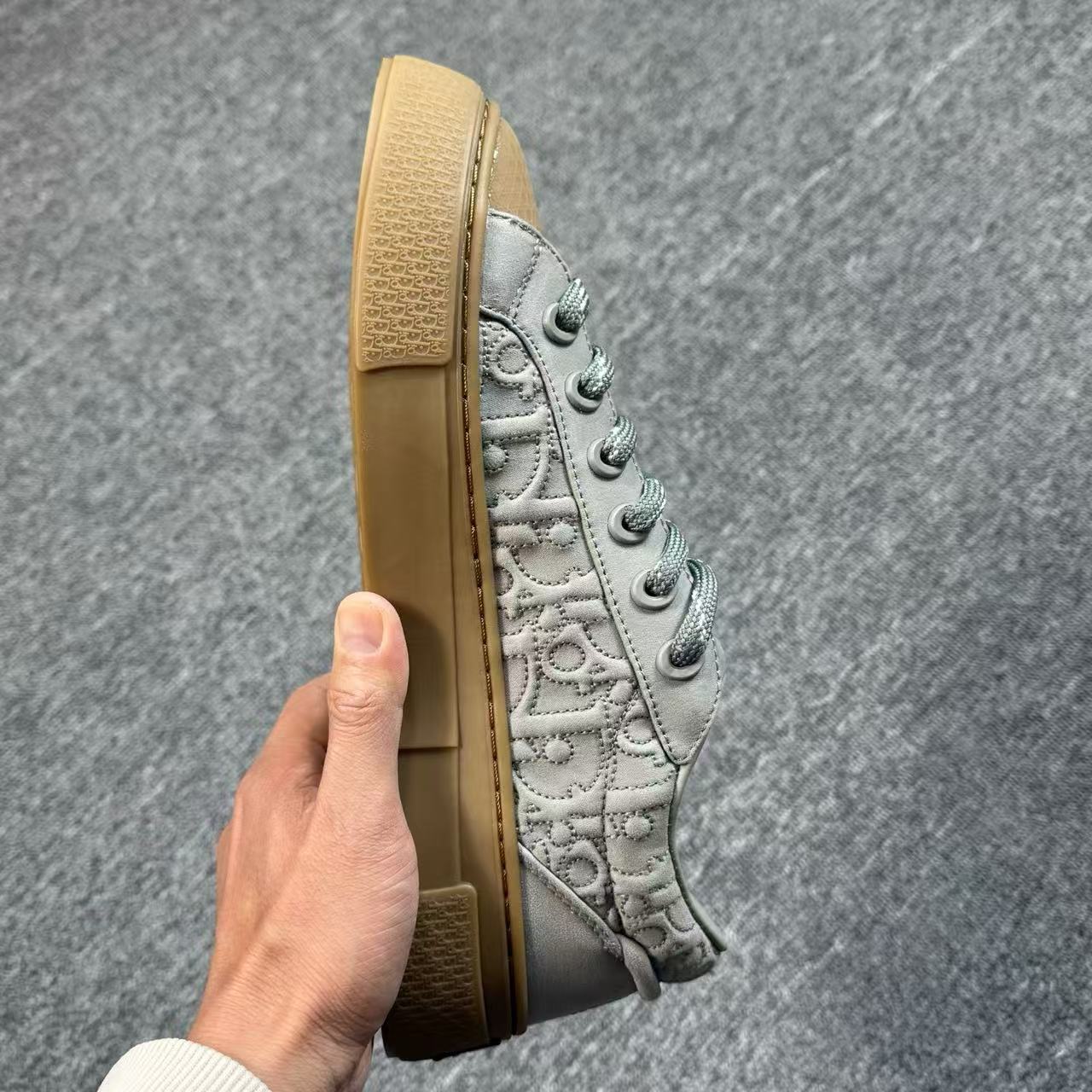 DIOR B33 ash