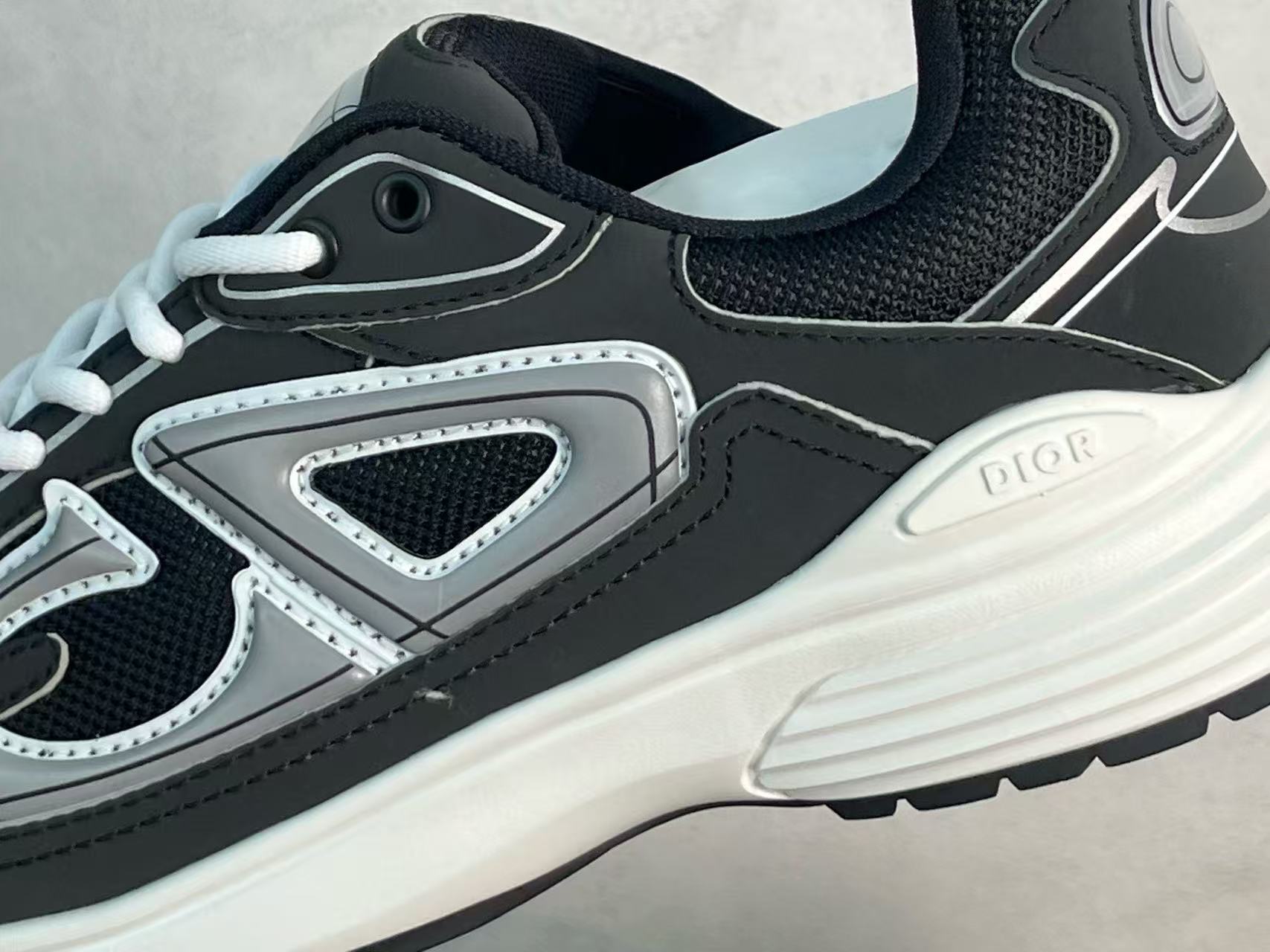 DIOR B30 Black and white