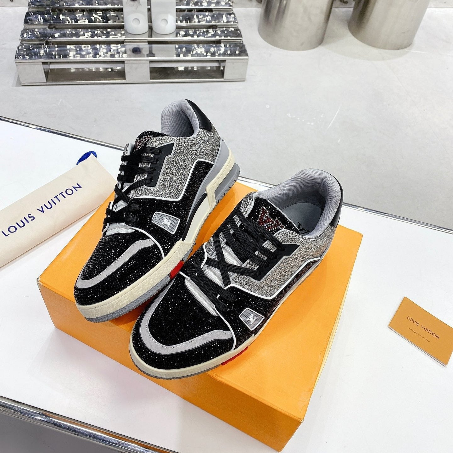 Trainer drilling shoes black ash