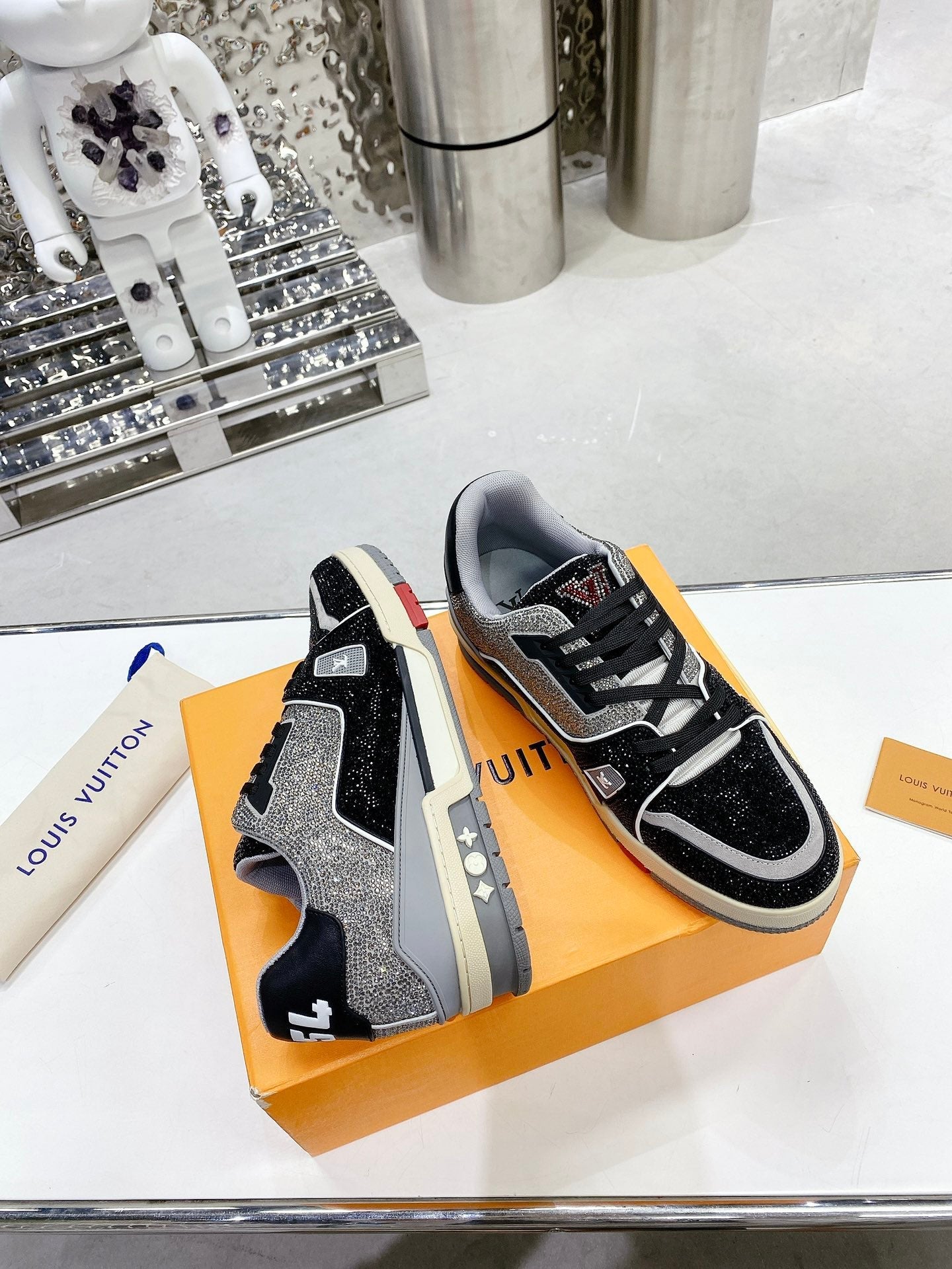 Trainer drilling shoes black ash