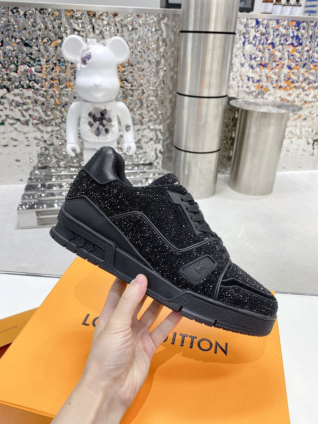 Trainer drilling shoes all black