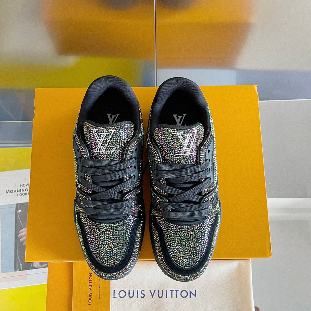 Trainer drilling shoes Black colored diamond