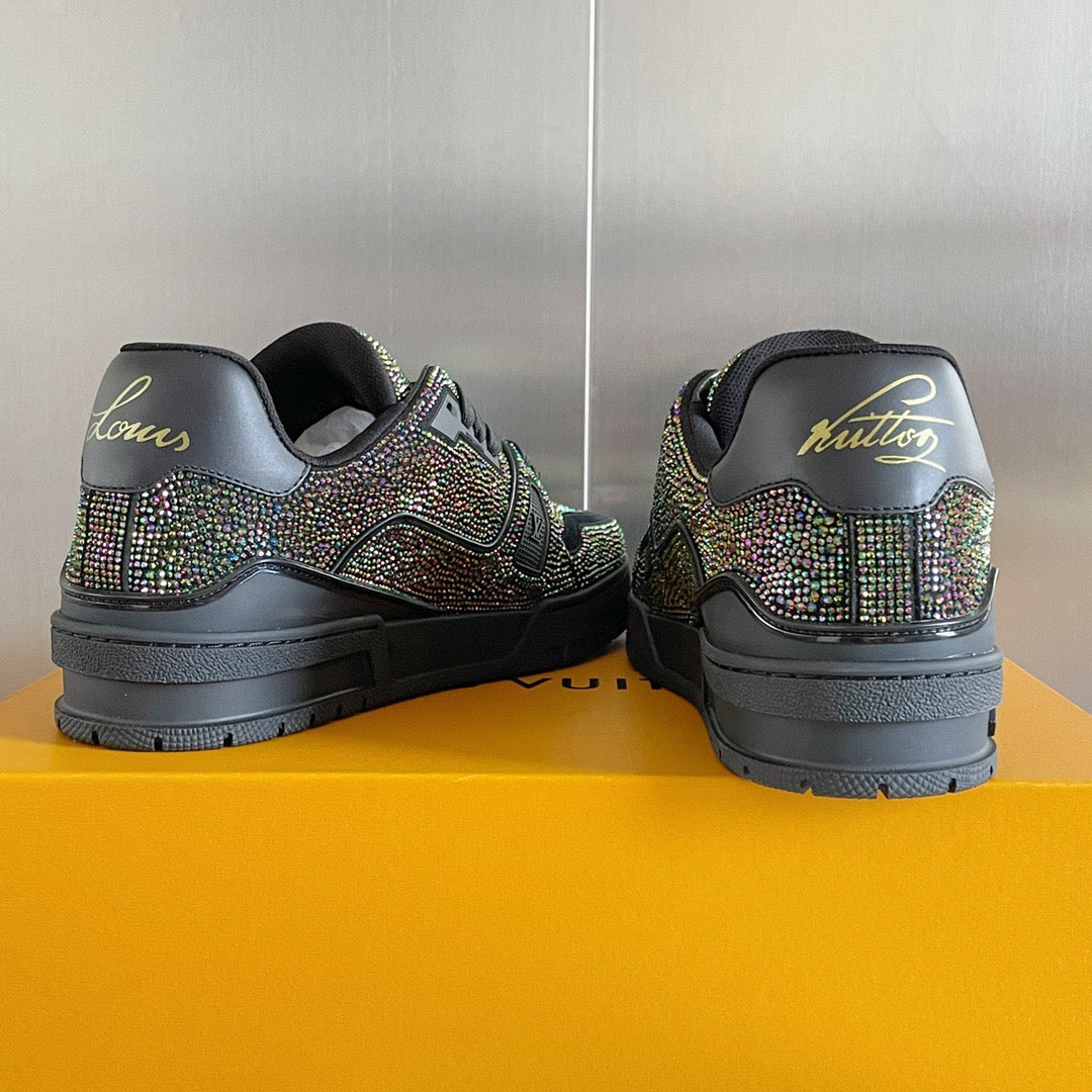 Trainer drilling shoes Black colored diamond