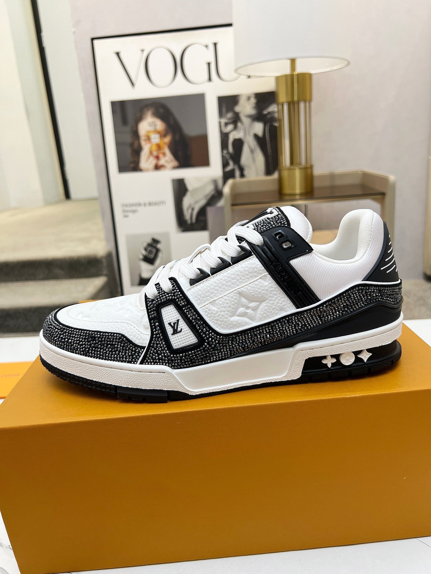 Trainer drilling shoes black and white Diamond