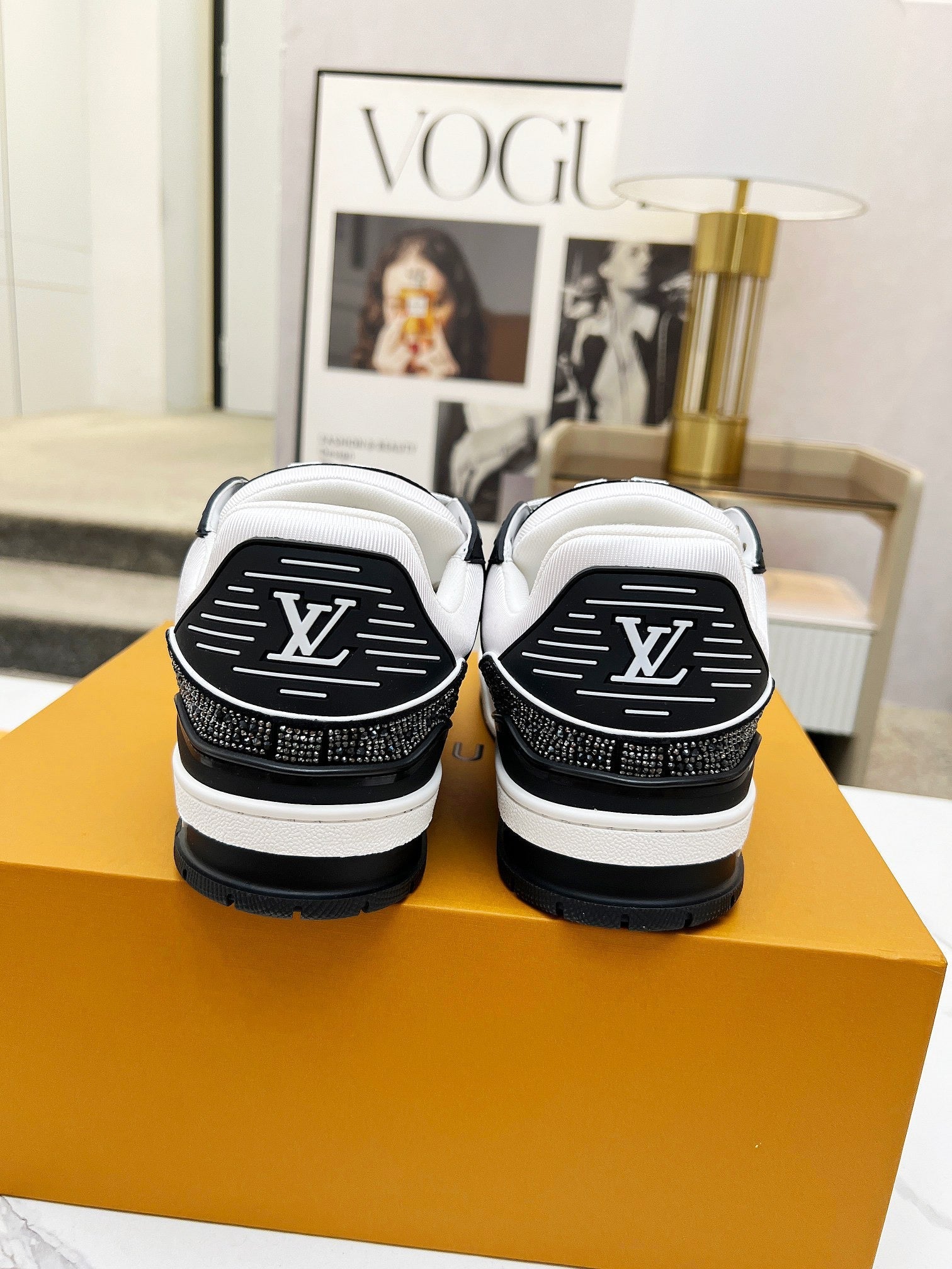 Trainer drilling shoes black and white Diamond