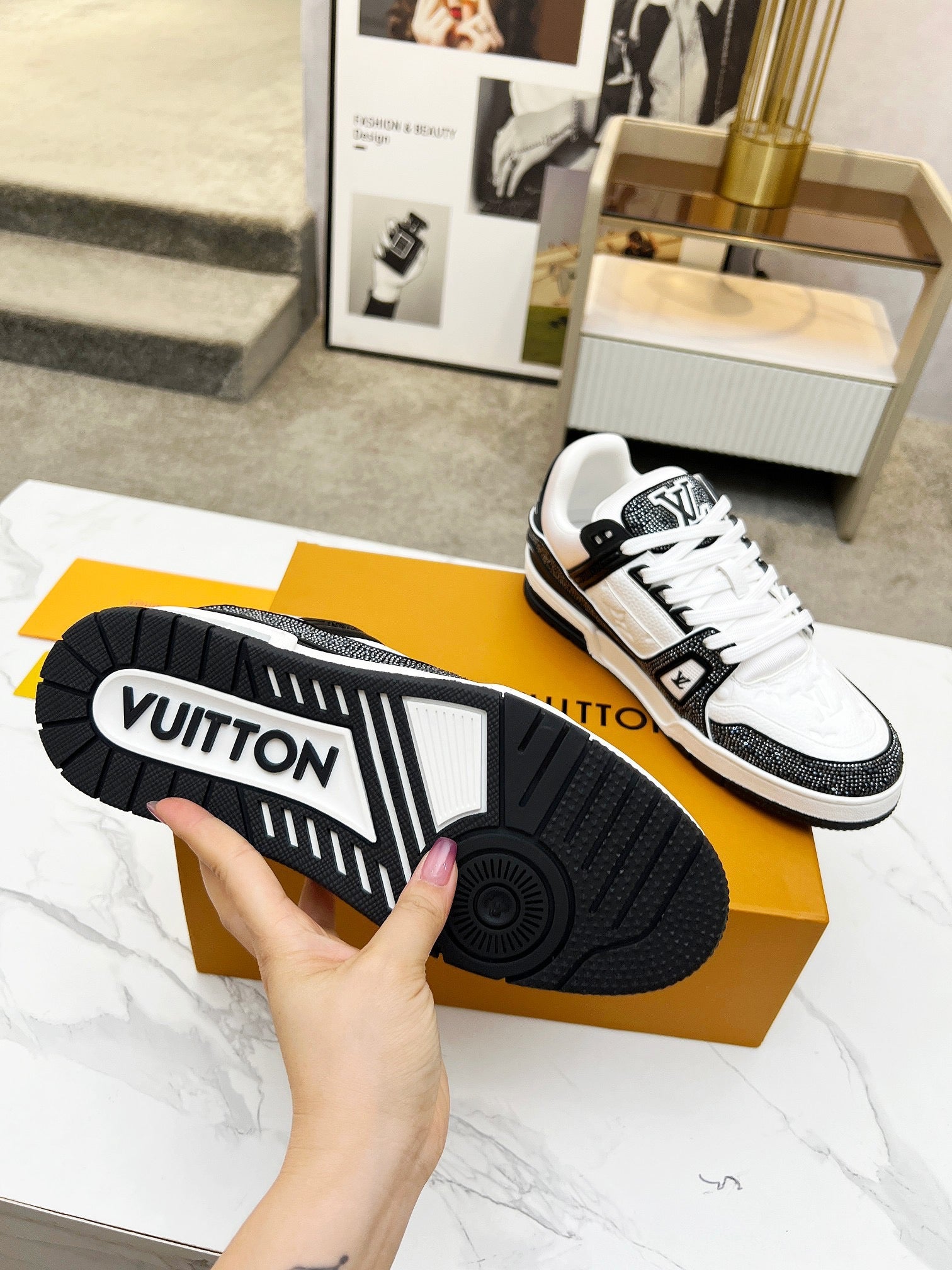 Trainer drilling shoes black and white Diamond
