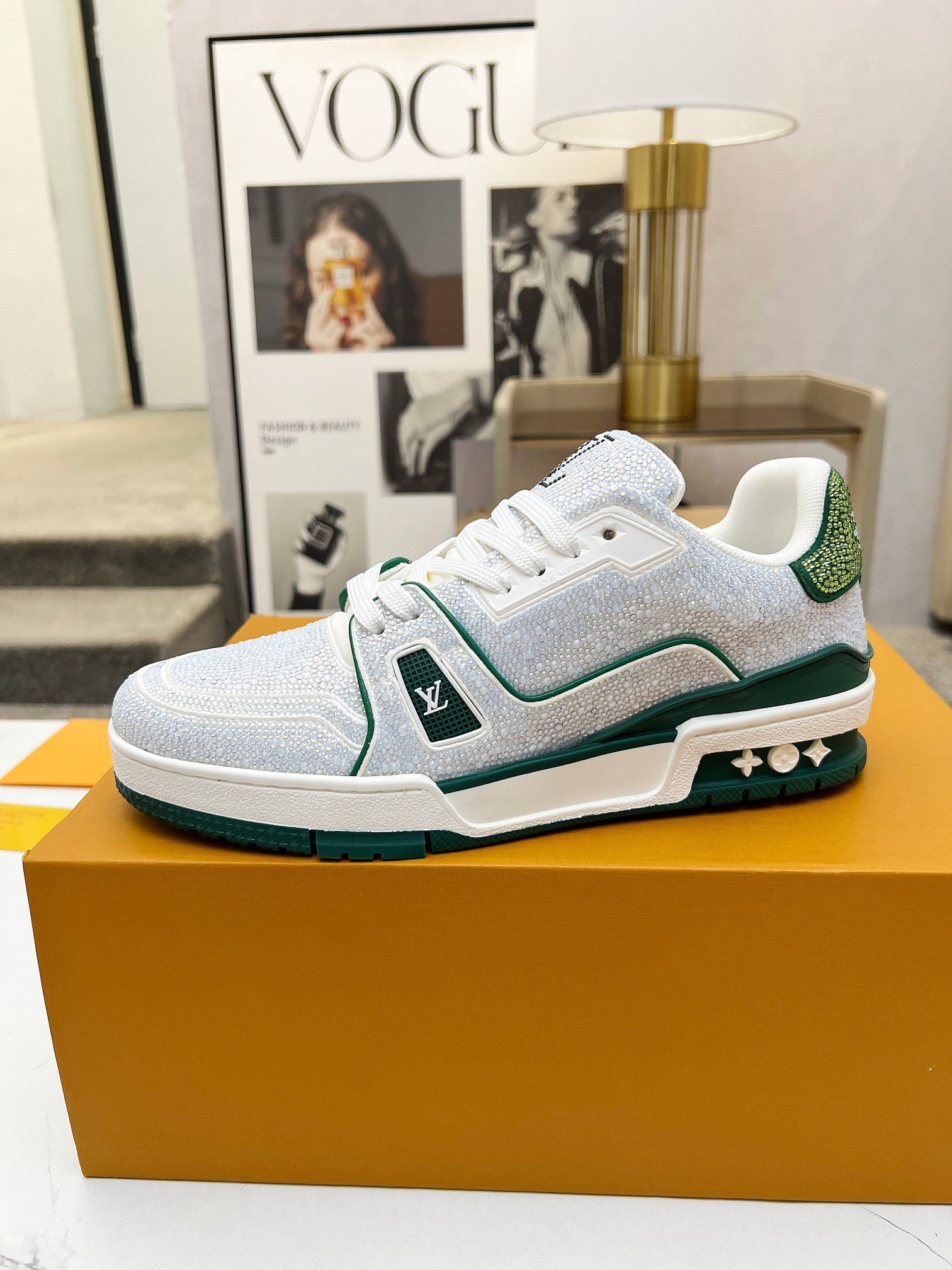 Trainer drilling shoes White green